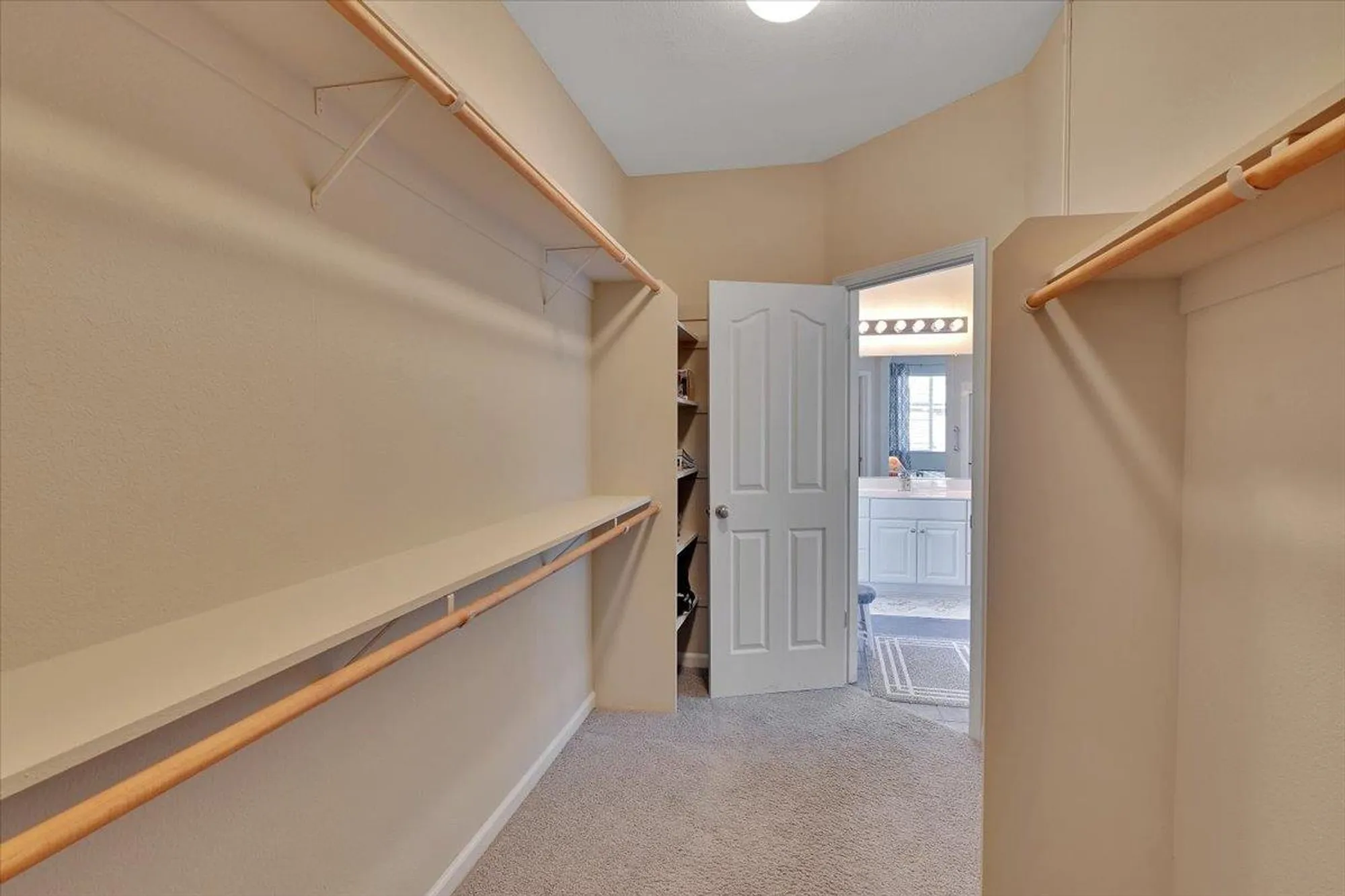 Property Slideshow image 23 of 60 | 470 pelican bay cir, Sacramento, CA, 95835
