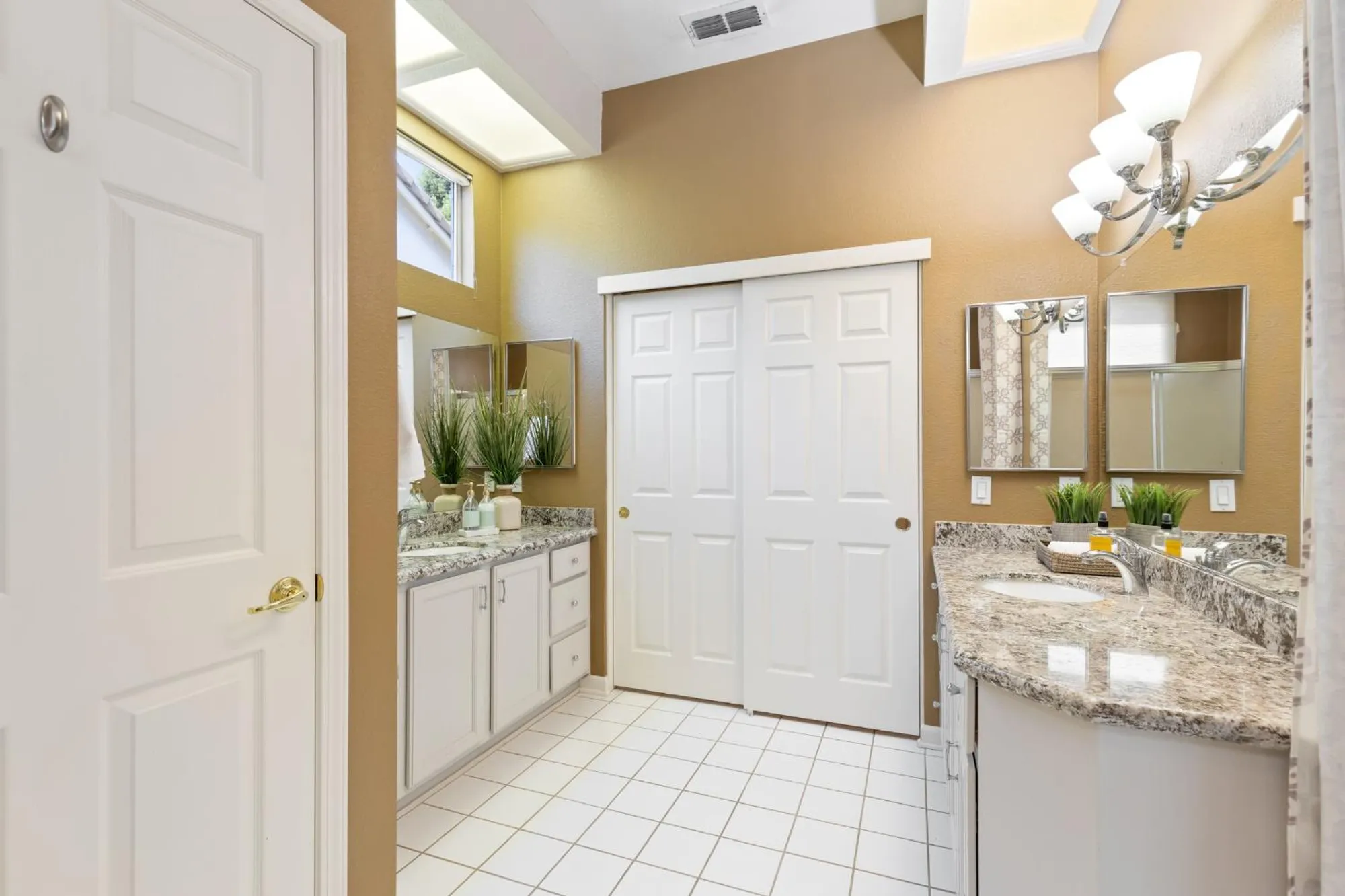 Property Slideshow image 16 of 29 | 5741 sandlewood way, Roseville, CA, 95747