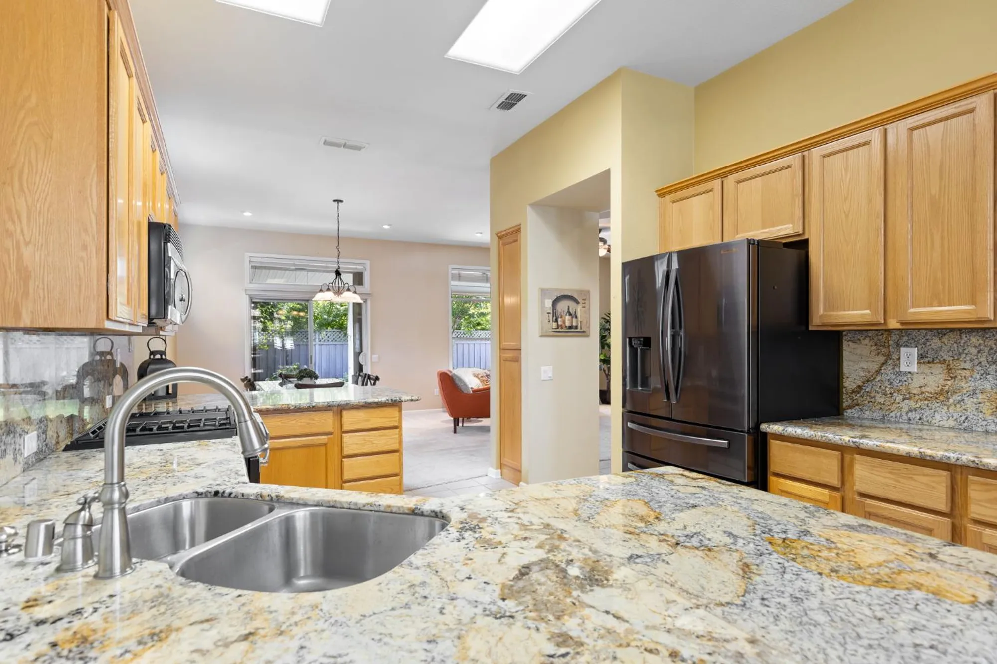 Property Slideshow image 9 of 29 | 5741 sandlewood way, Roseville, CA, 95747