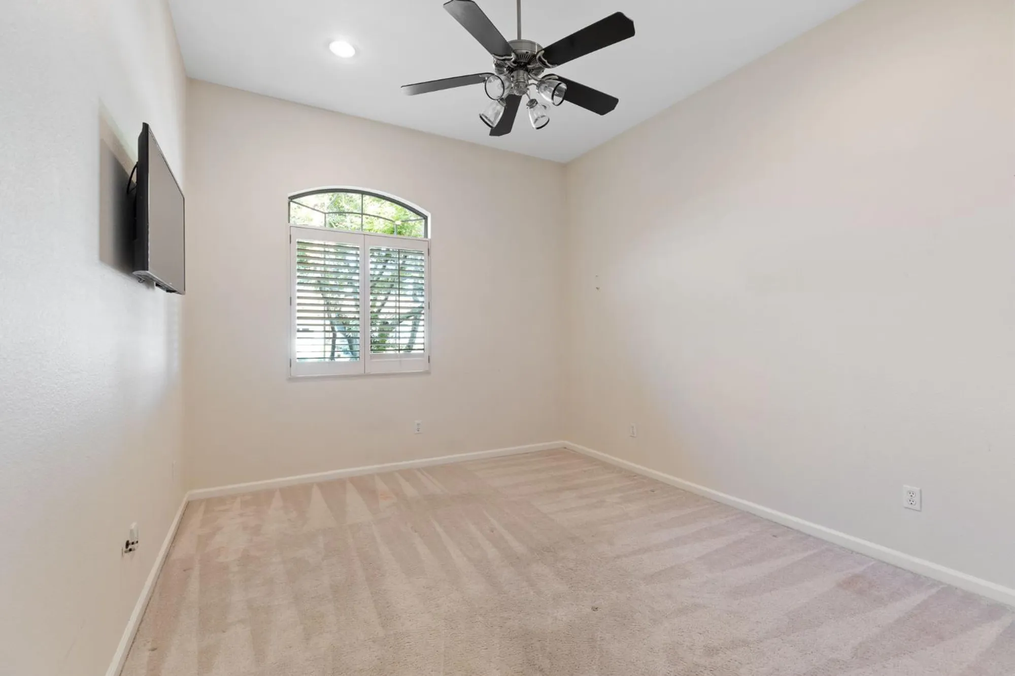 Property Slideshow image 21 of 29 | 5741 sandlewood way, Roseville, CA, 95747