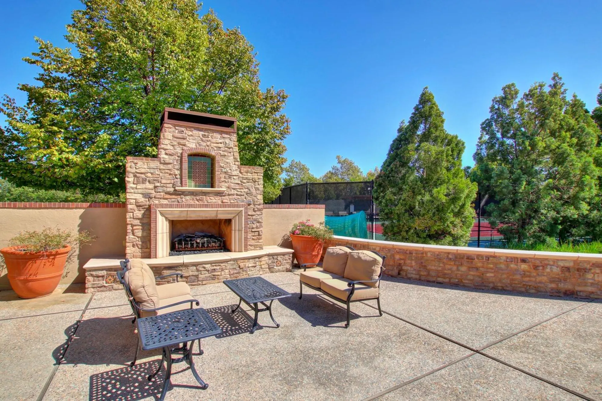 Property Slideshow image 56 of 71 | 8221 peak forest way, Elk Grove, CA, 95757