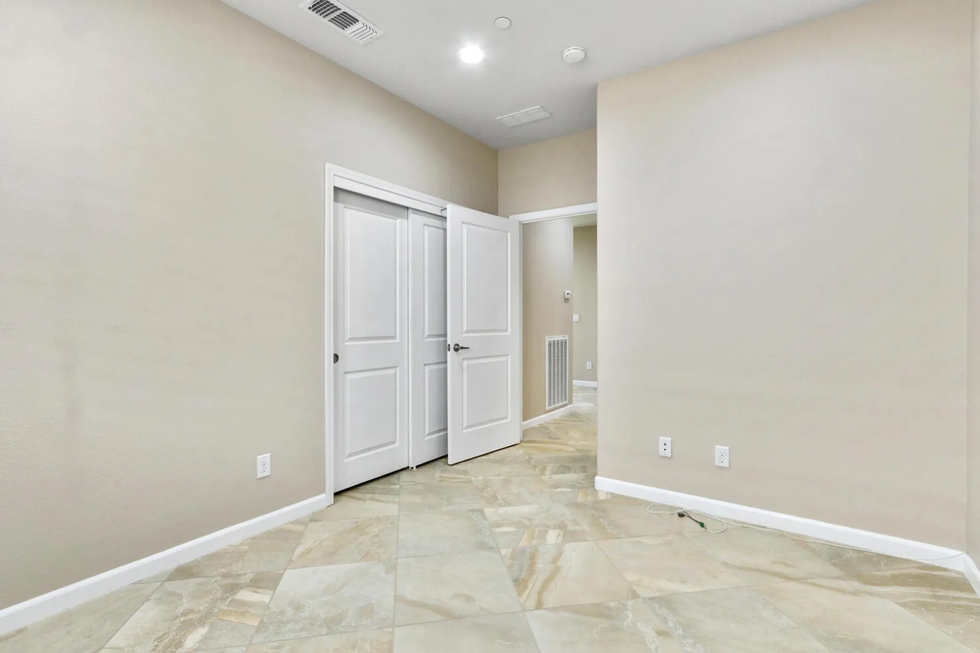 Property Slideshow image 35 of 71 | 8221 peak forest way, Elk Grove, CA, 95757