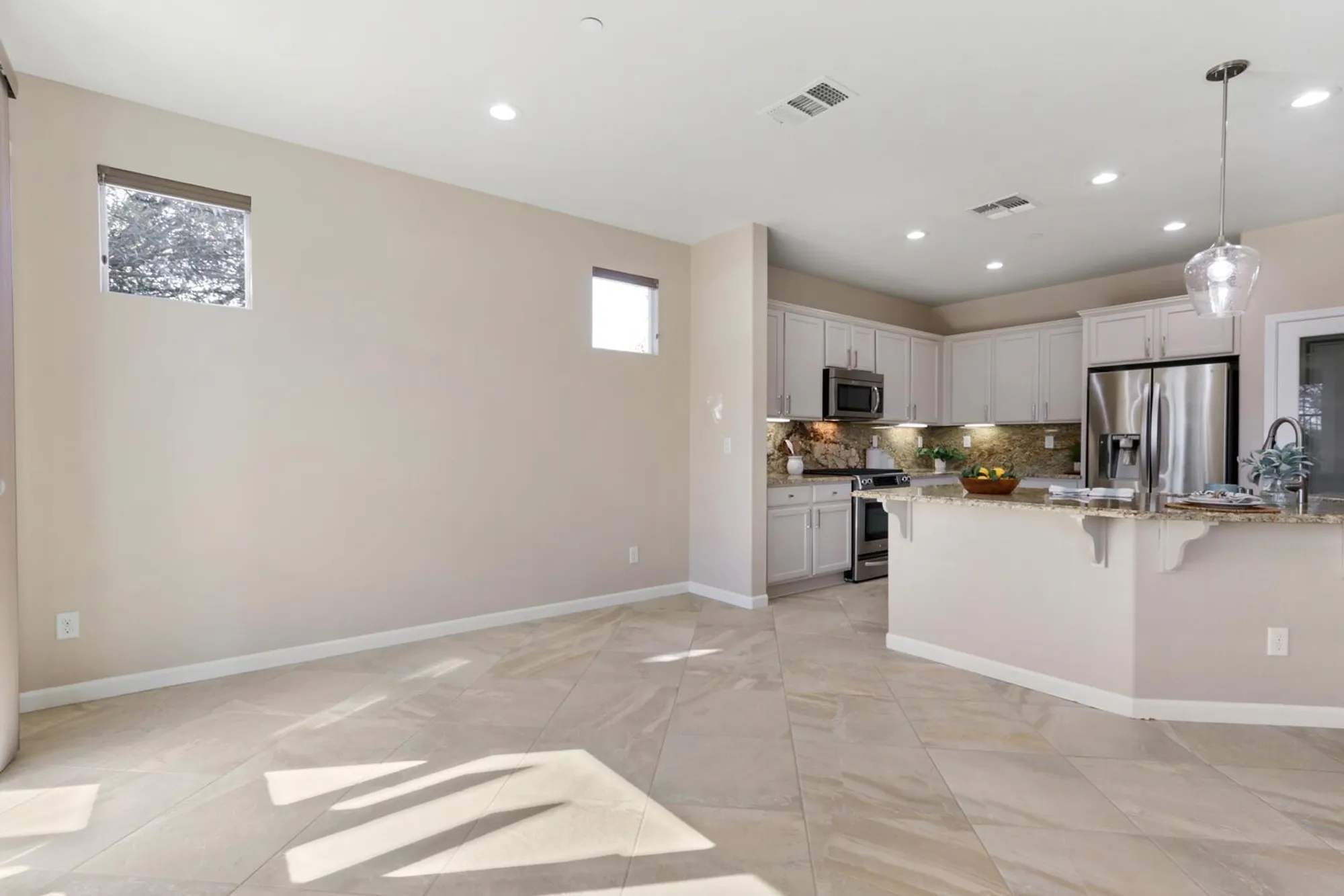Property Slideshow image 15 of 71 | 8221 peak forest way, Elk Grove, CA, 95757
