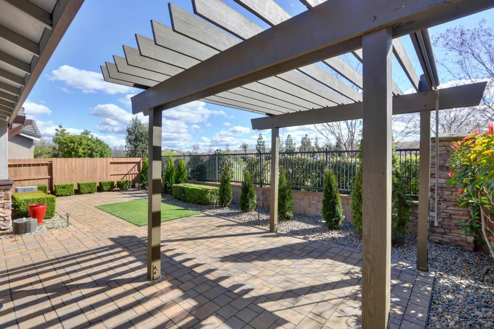 Property Slideshow image 46 of 71 | 8221 peak forest way, Elk Grove, CA, 95757