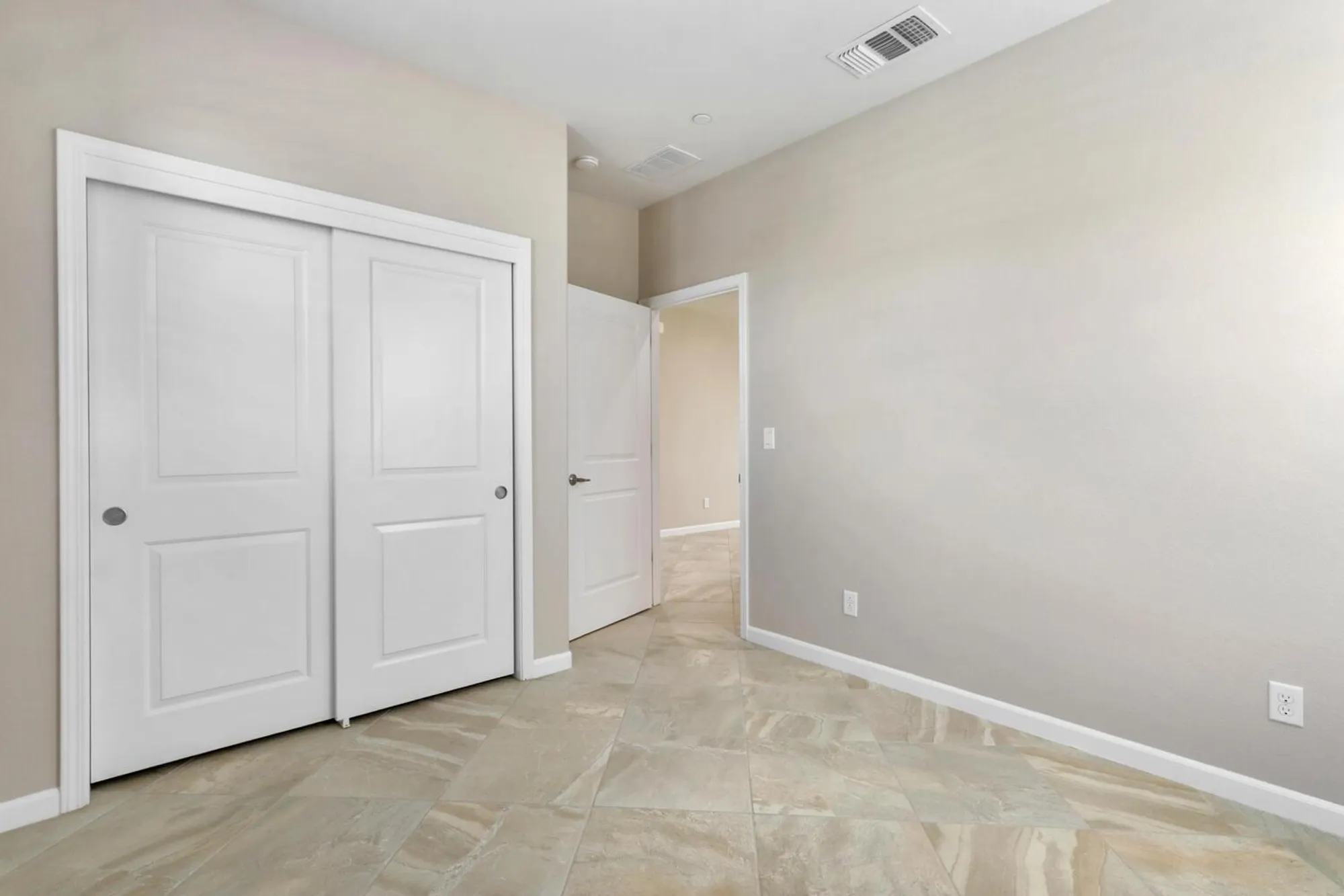 Property Slideshow image 32 of 71 | 8221 peak forest way, Elk Grove, CA, 95757