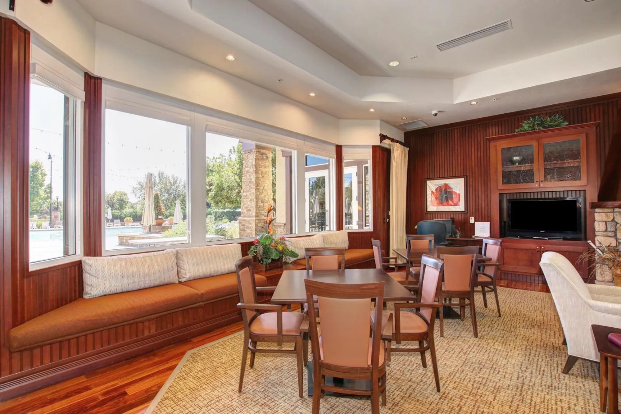 Property Slideshow image 60 of 71 | 8221 peak forest way, Elk Grove, CA, 95757