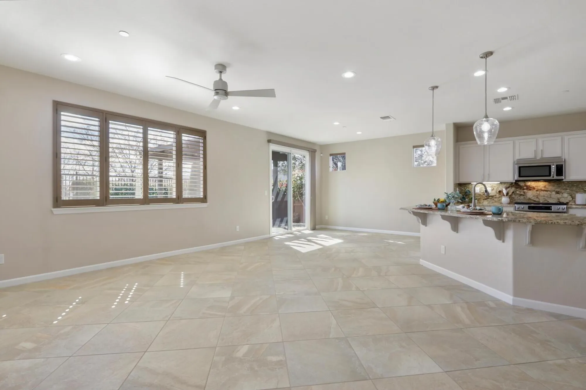 Property Slideshow image 11 of 71 | 8221 peak forest way, Elk Grove, CA, 95757