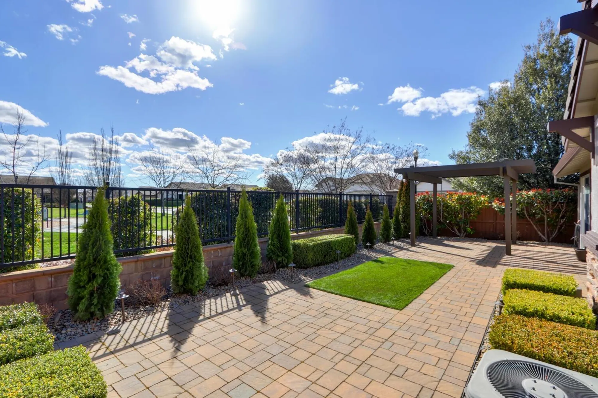 Property Slideshow image 43 of 71 | 8221 peak forest way, Elk Grove, CA, 95757