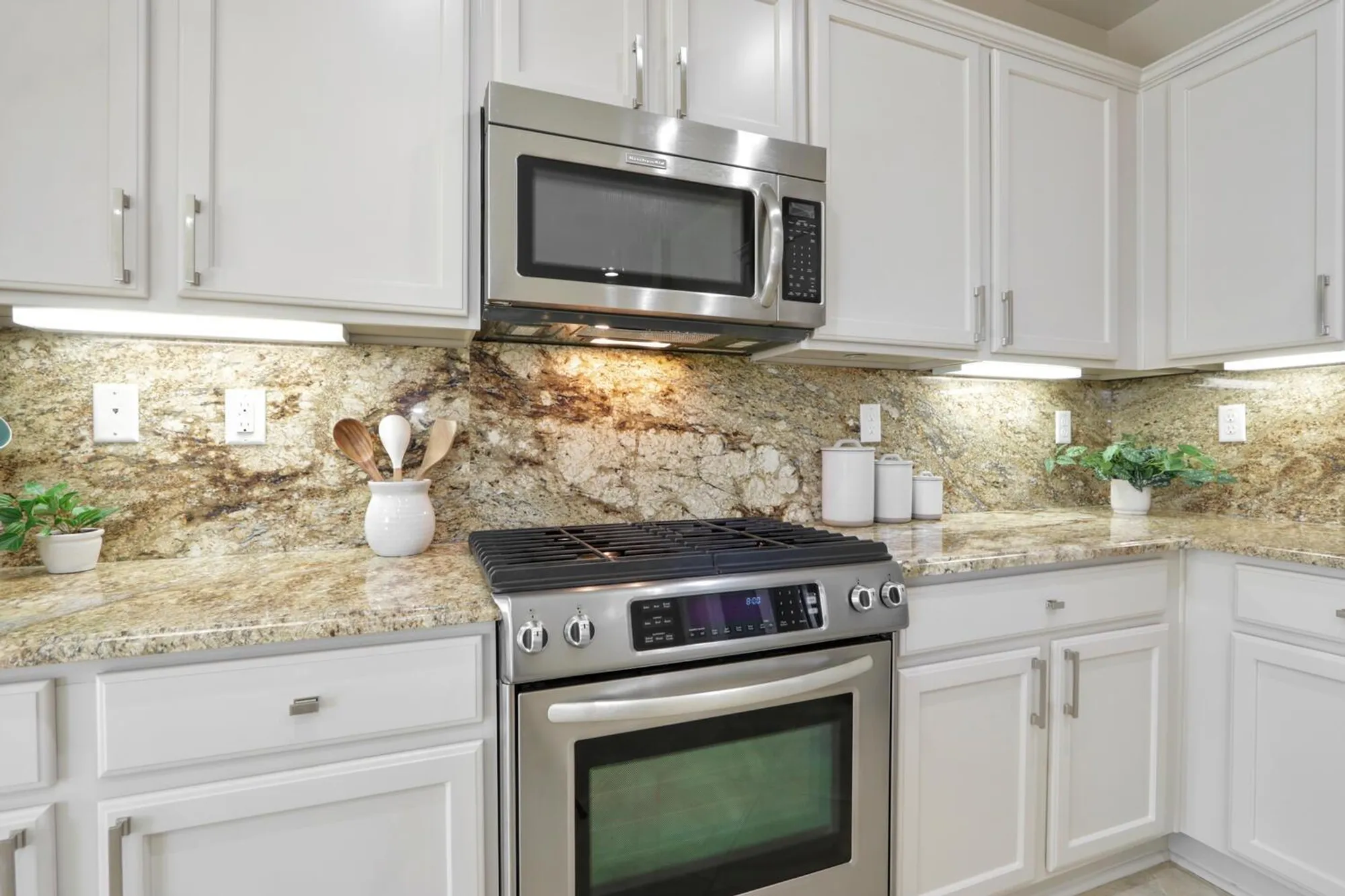 Property Slideshow image 20 of 71 | 8221 peak forest way, Elk Grove, CA, 95757