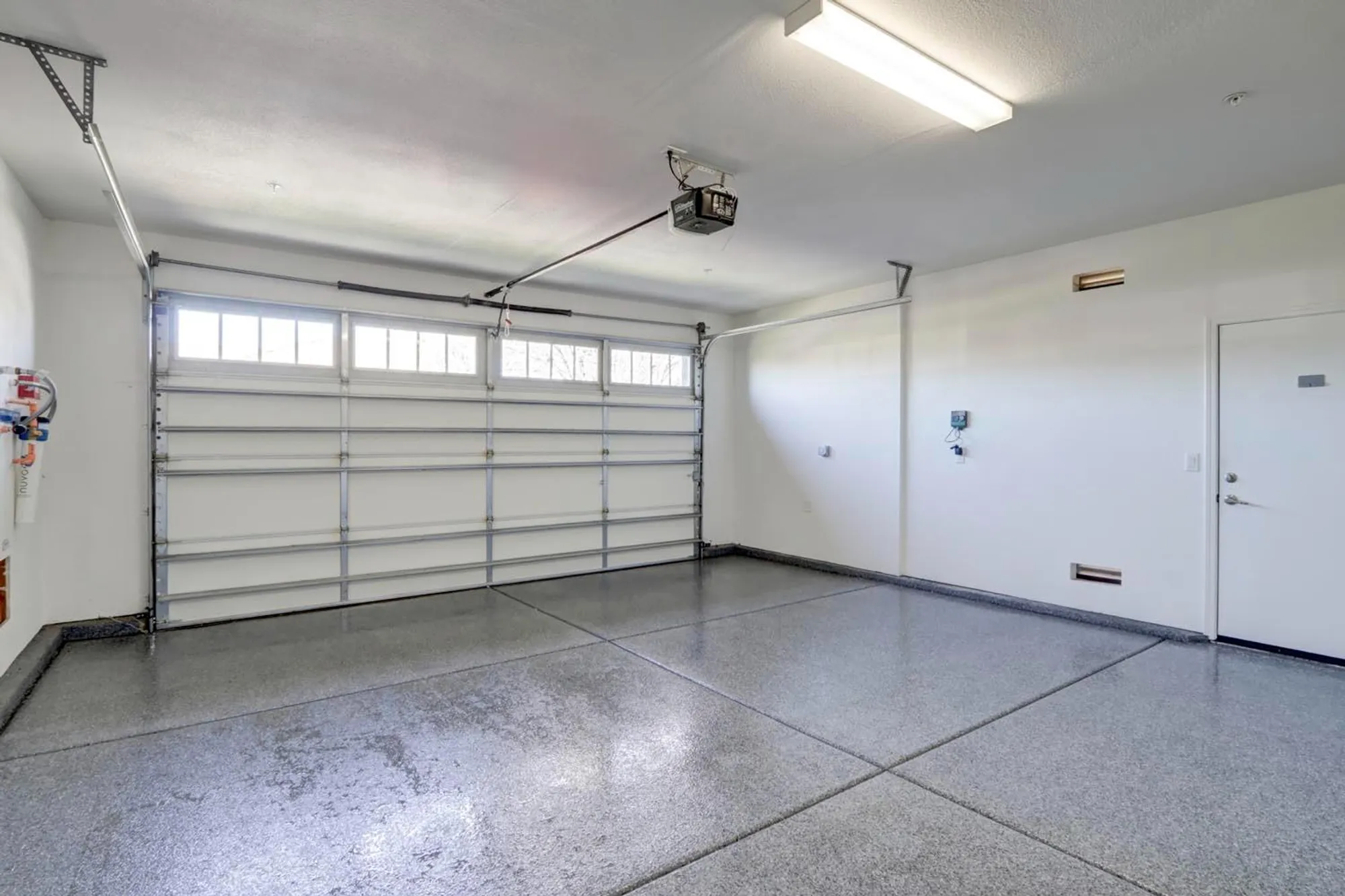 Property Slideshow image 38 of 71 | 8221 peak forest way, Elk Grove, CA, 95757