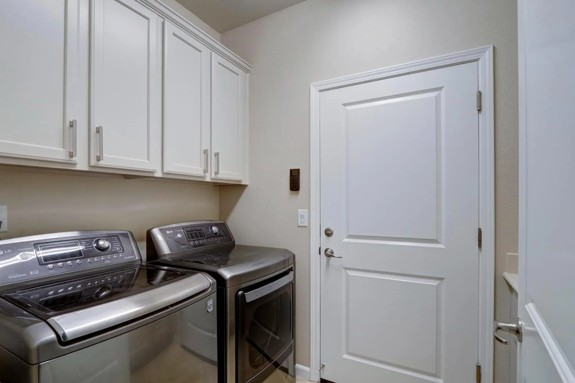 Property Slideshow image 36 of 71 | 8221 peak forest way, Elk Grove, CA, 95757