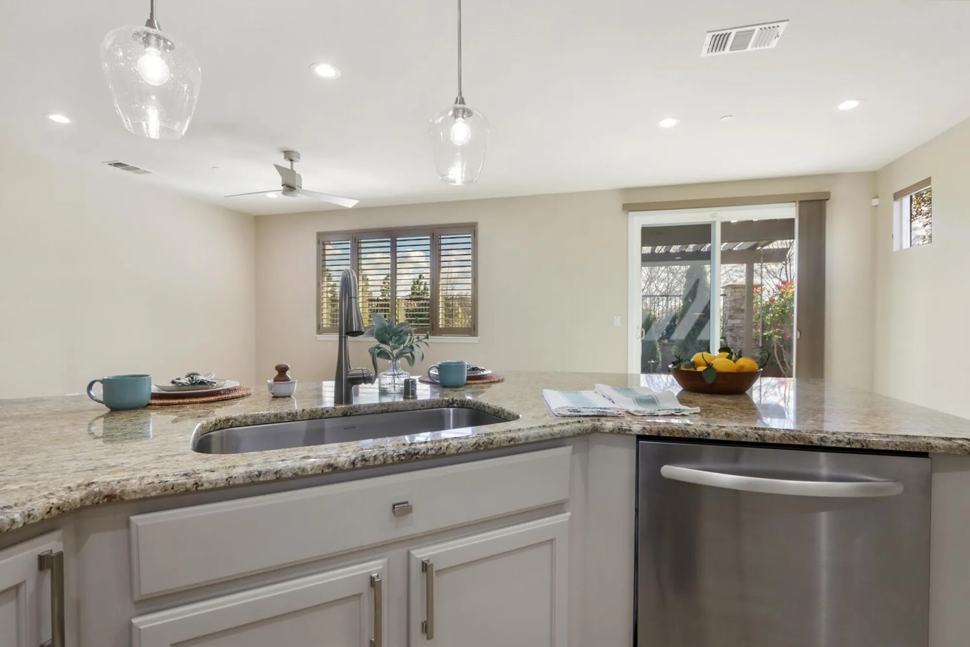 Property Slideshow image 23 of 71 | 8221 peak forest way, Elk Grove, CA, 95757