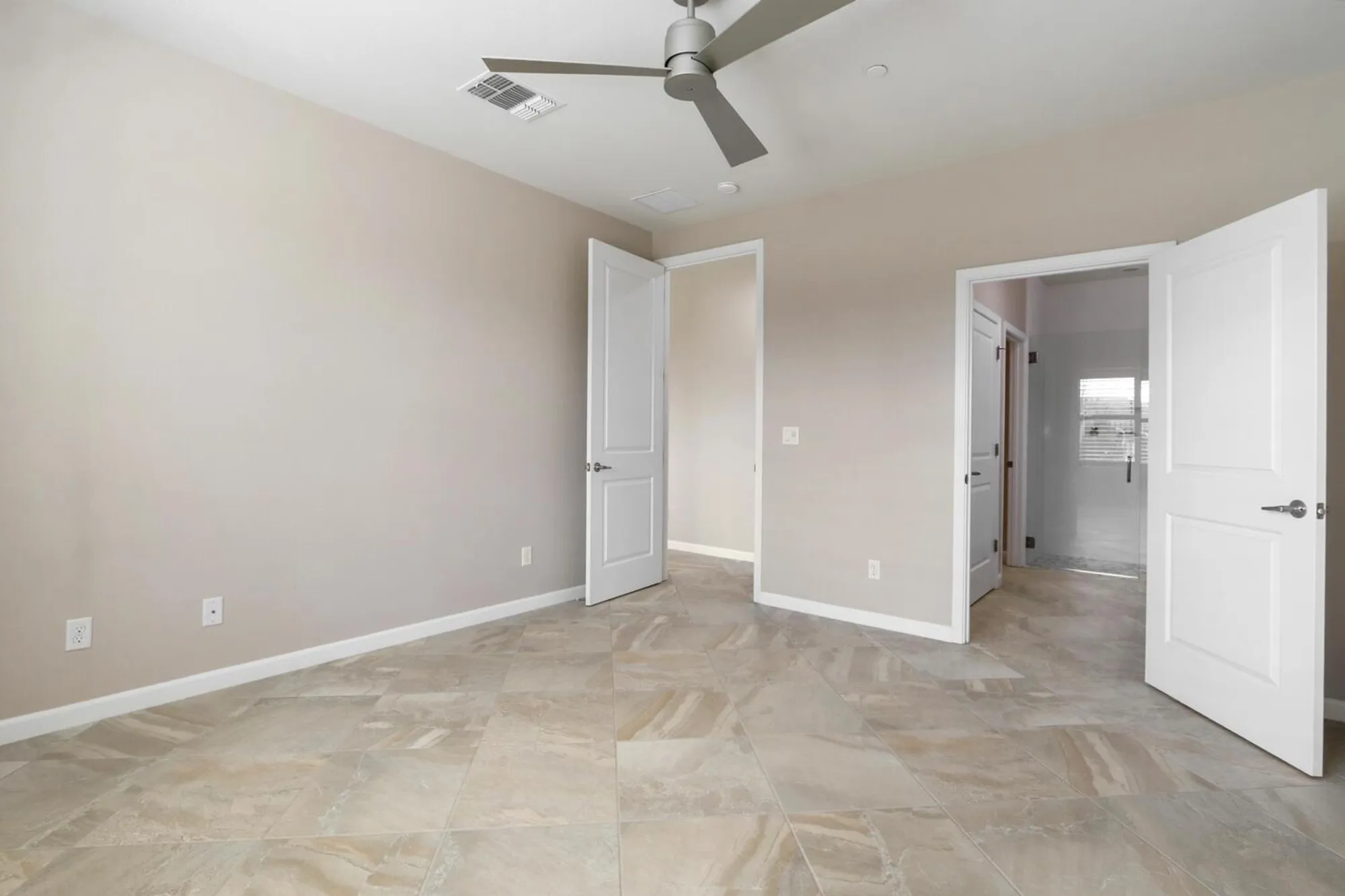 Property Slideshow image 28 of 71 | 8221 peak forest way, Elk Grove, CA, 95757