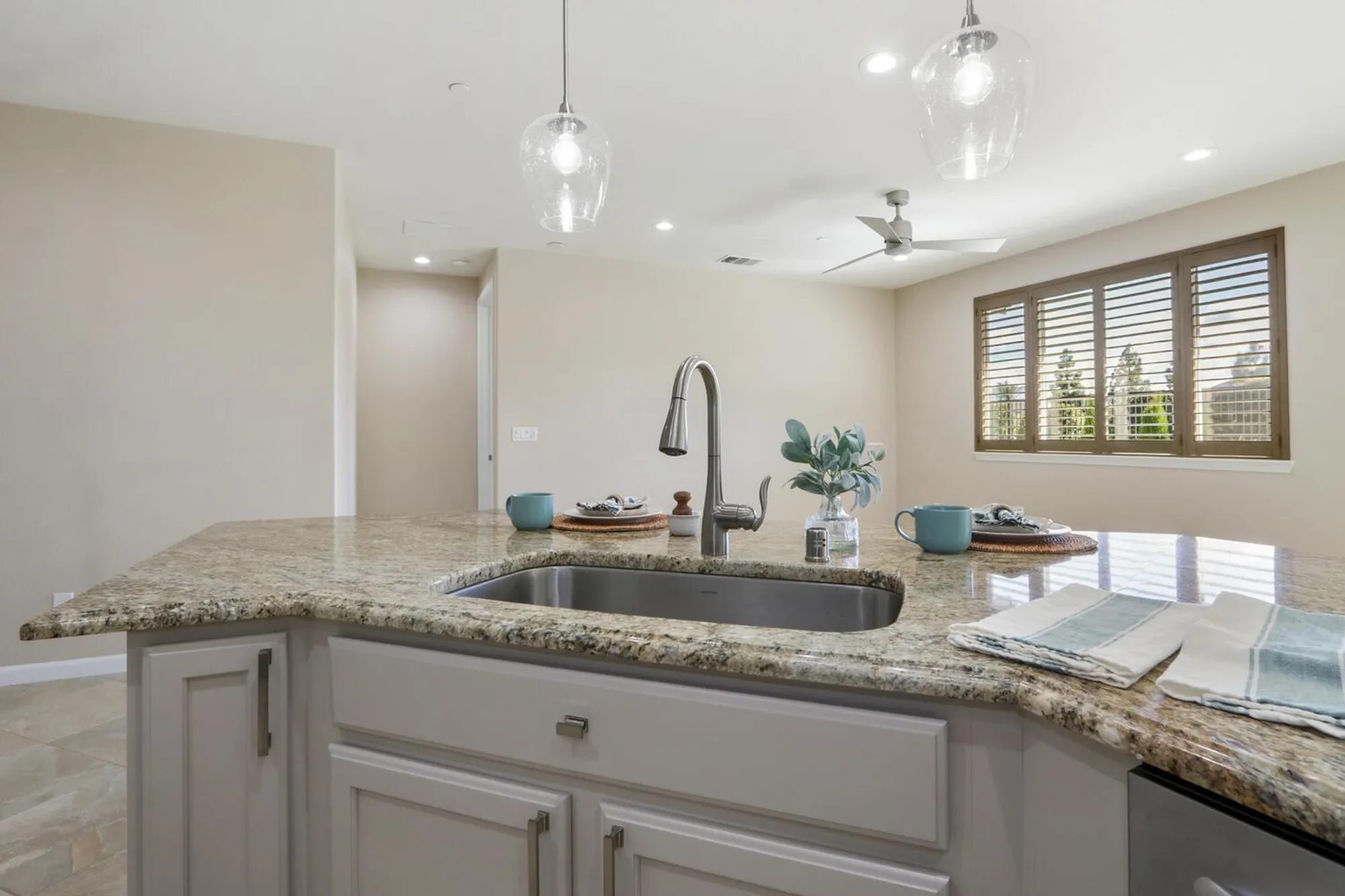 Property Slideshow image 24 of 71 | 8221 peak forest way, Elk Grove, CA, 95757