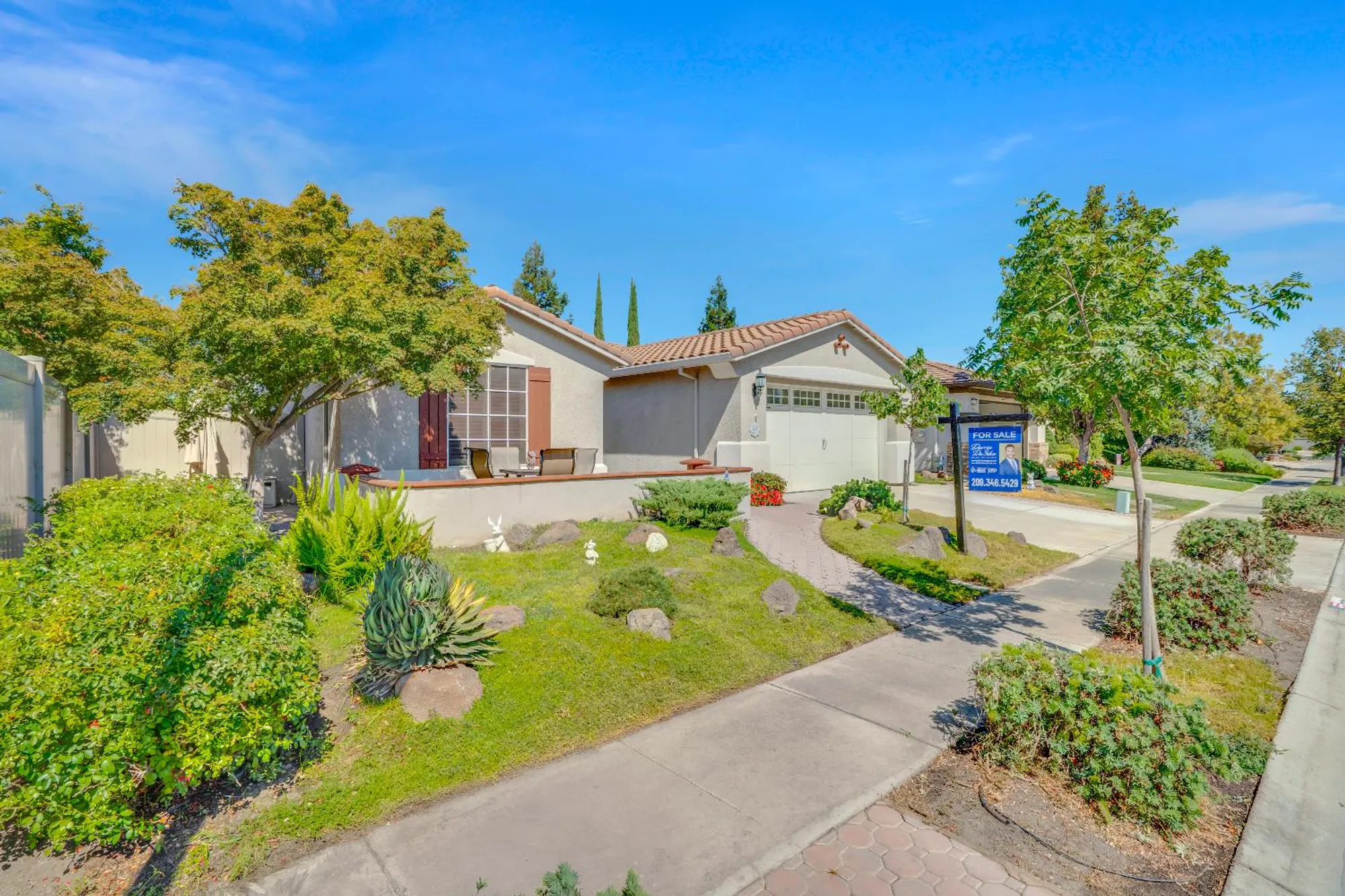 Property Slideshow image 4 of 50 | 2381 nutwood pl, Manteca, CA, 95336