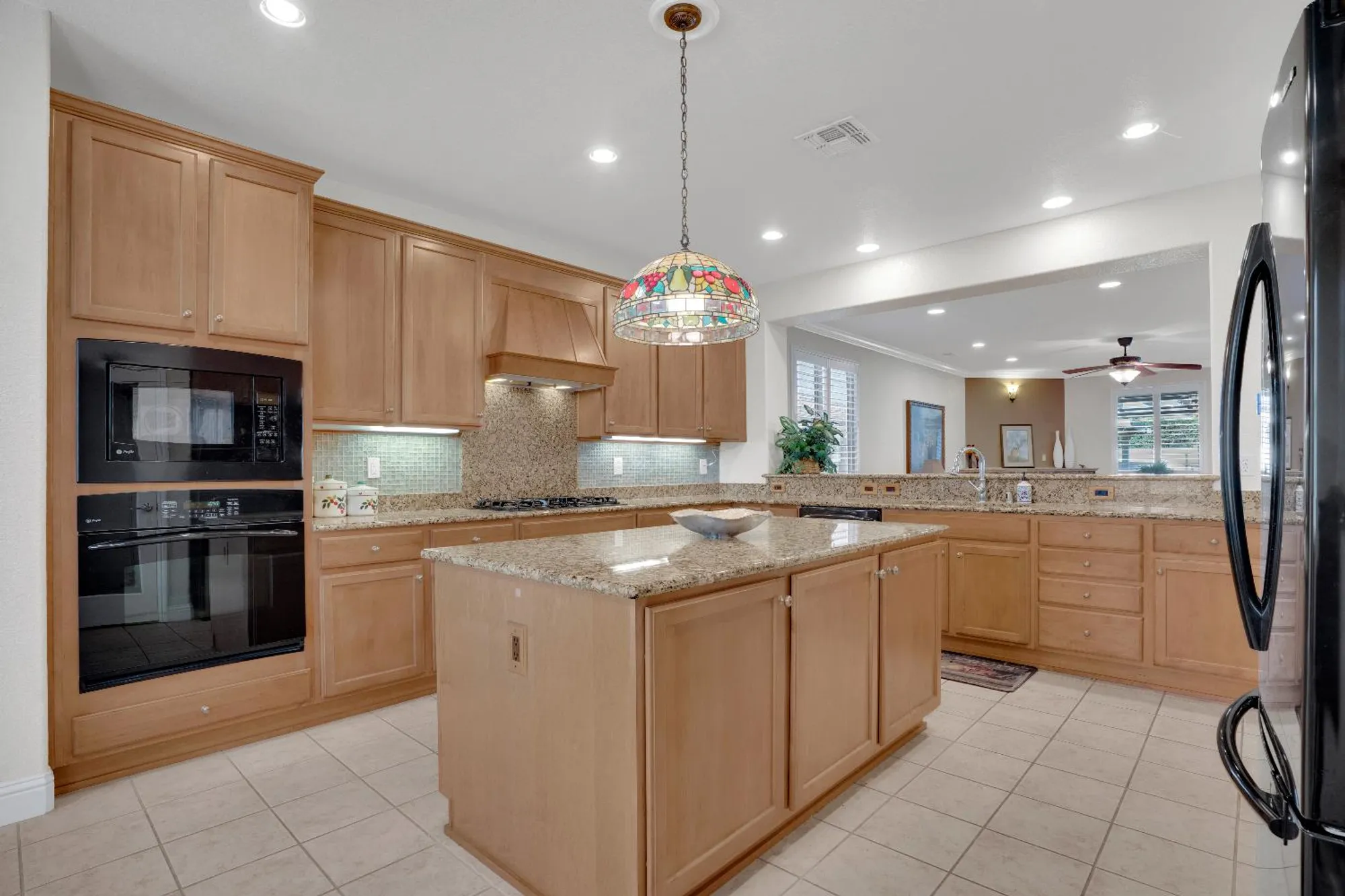 Property Slideshow image 9 of 50 | 2381 nutwood pl, Manteca, CA, 95336