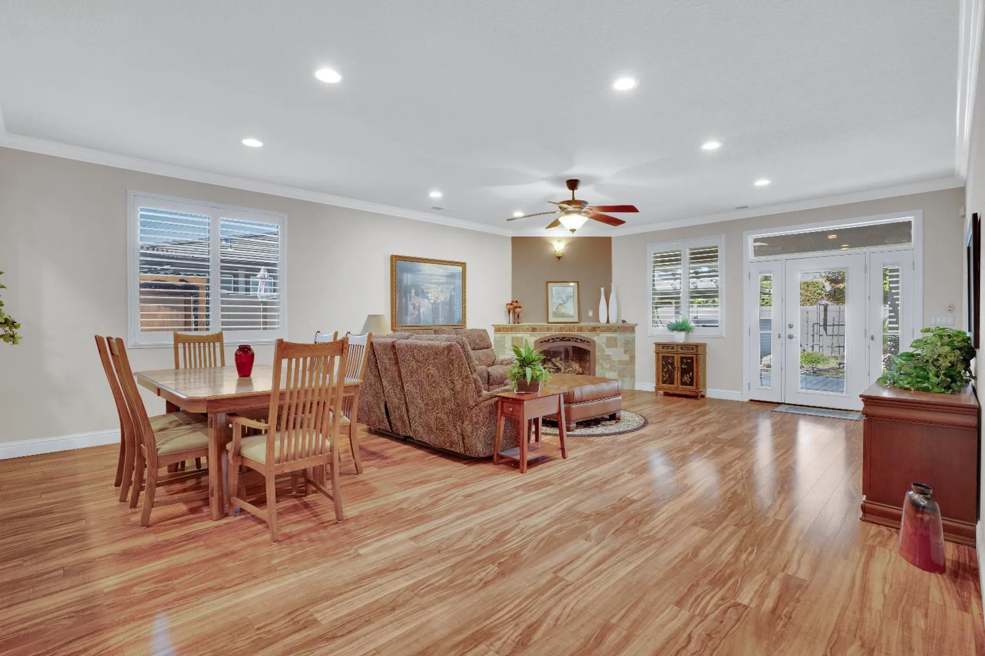 Property Slideshow image 16 of 50 | 2381 nutwood pl, Manteca, CA, 95336