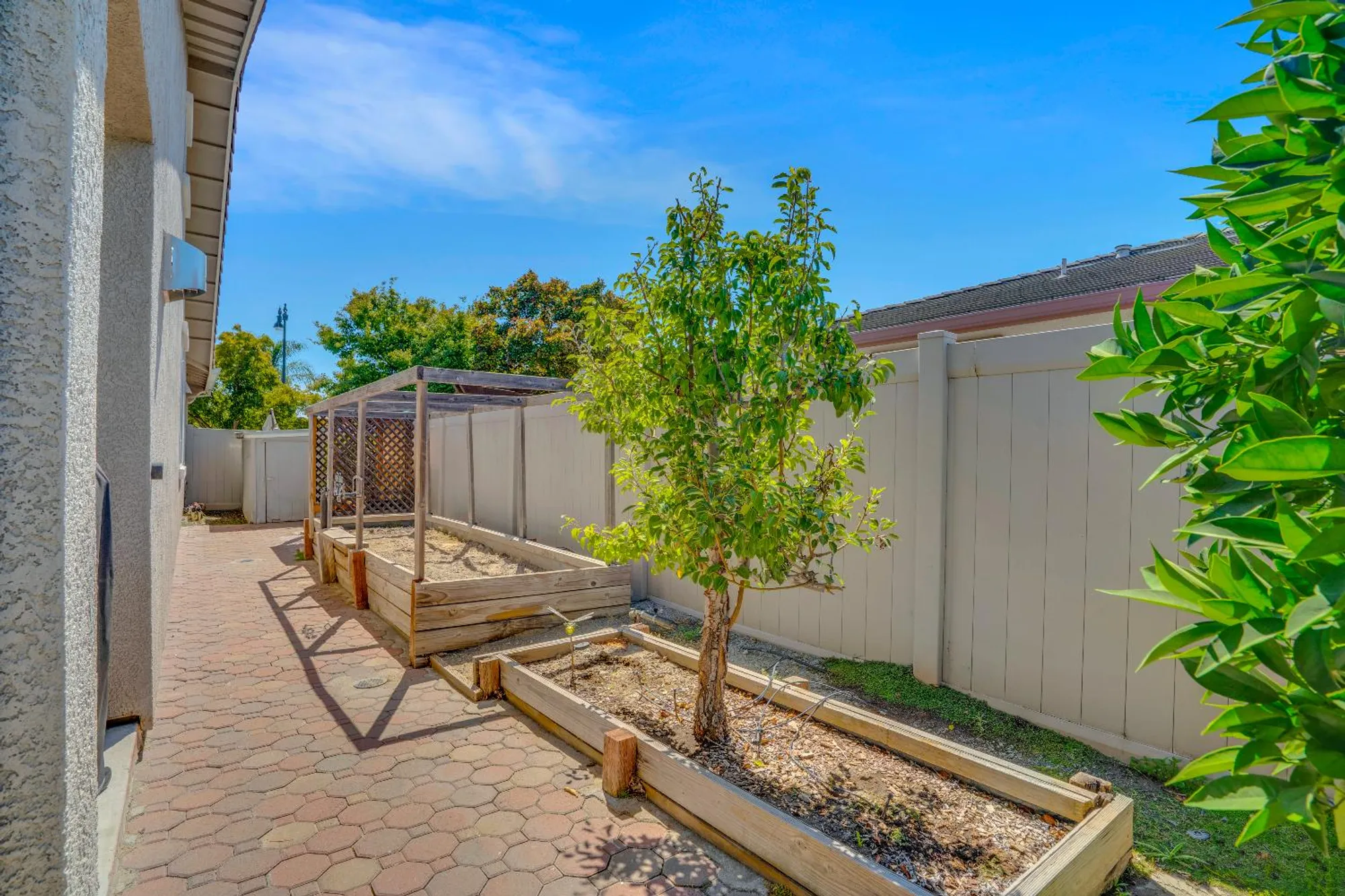 Property Slideshow image 29 of 50 | 2381 nutwood pl, Manteca, CA, 95336