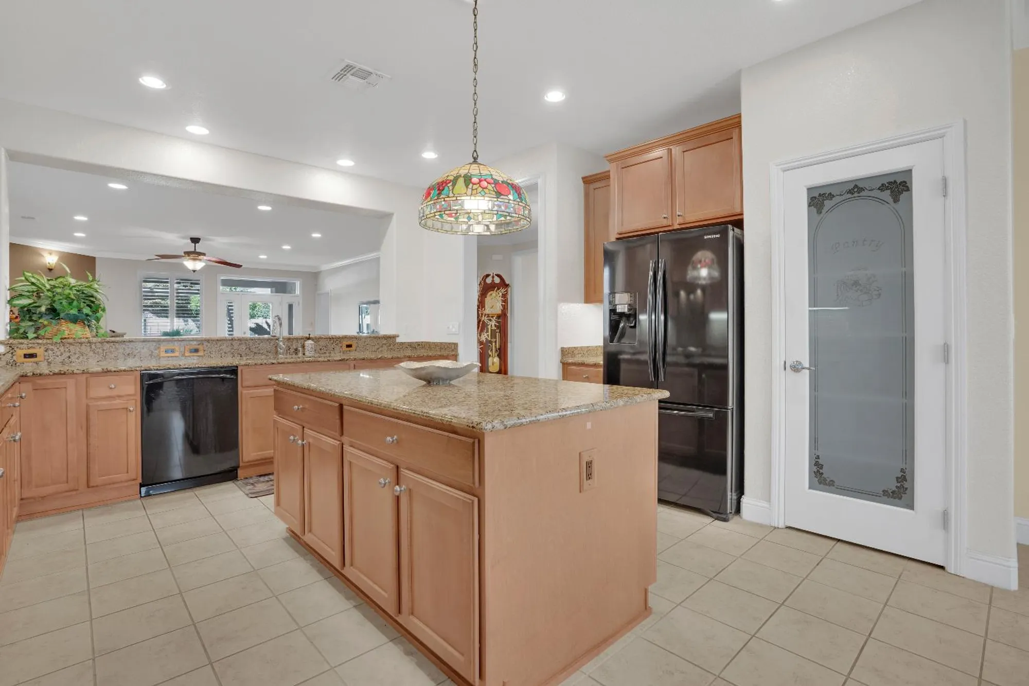 Property Slideshow image 15 of 50 | 2381 nutwood pl, Manteca, CA, 95336