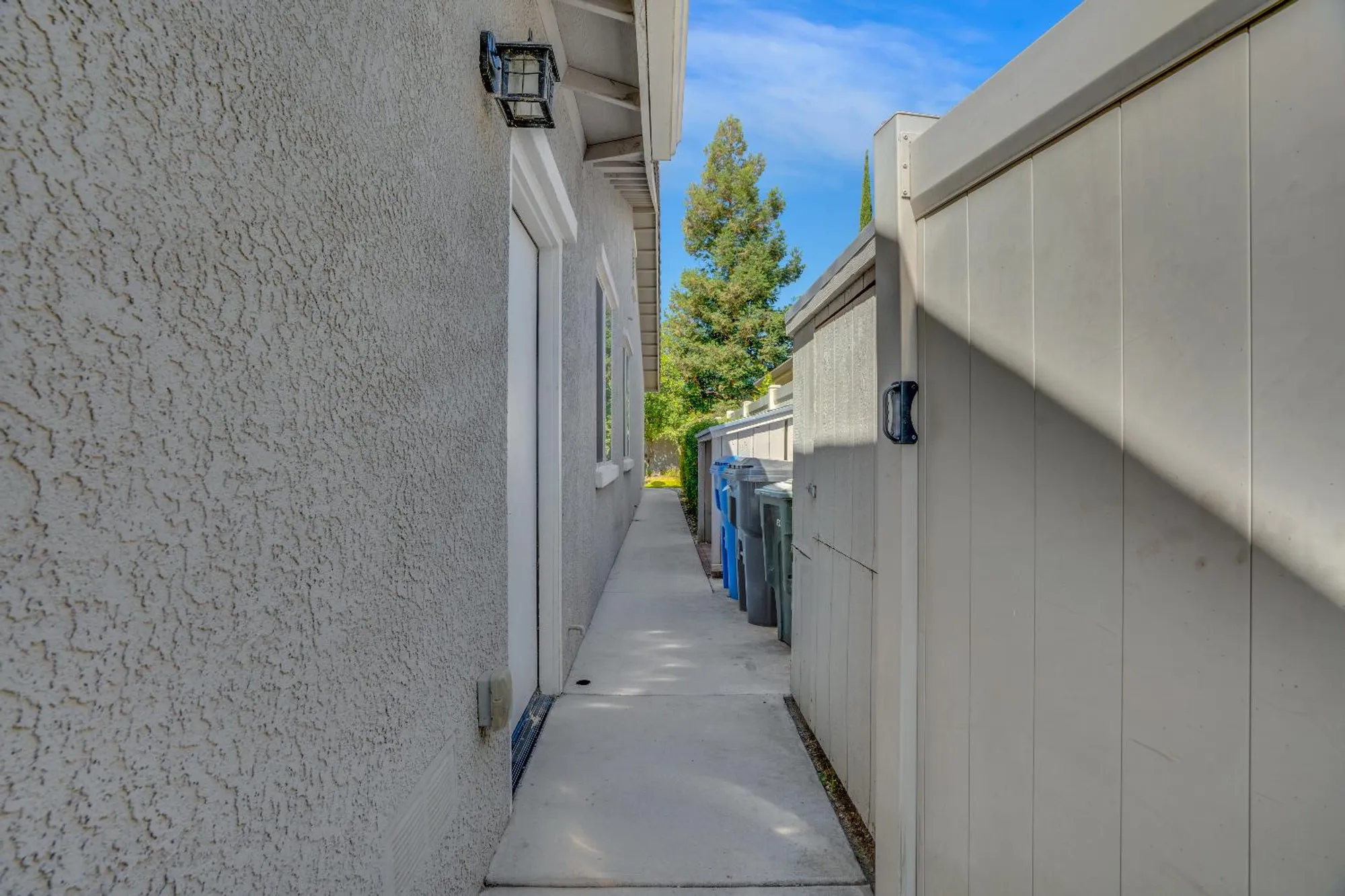 Property Slideshow image 36 of 50 | 2381 nutwood pl, Manteca, CA, 95336