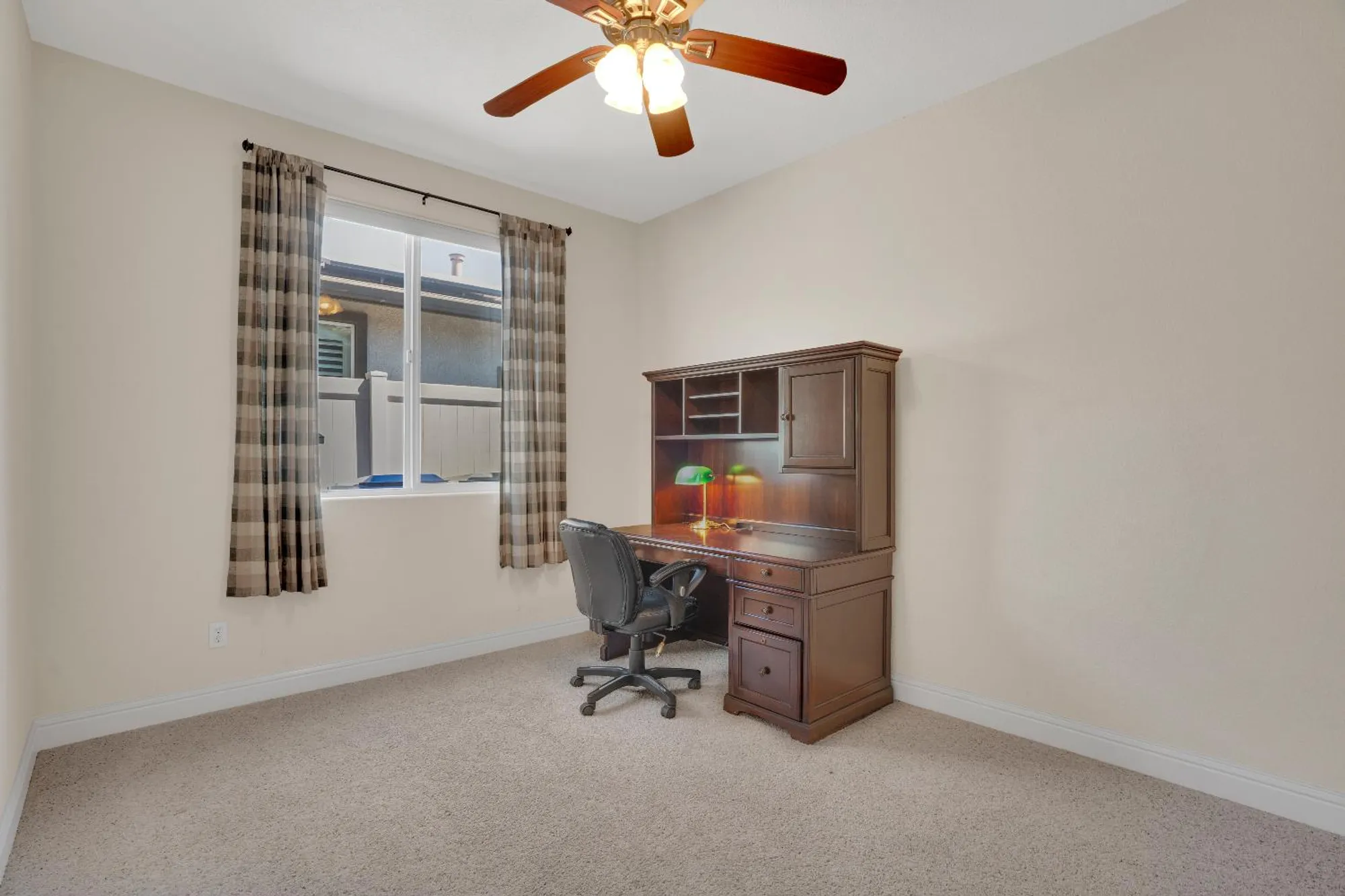 Property Slideshow image 25 of 50 | 2381 nutwood pl, Manteca, CA, 95336