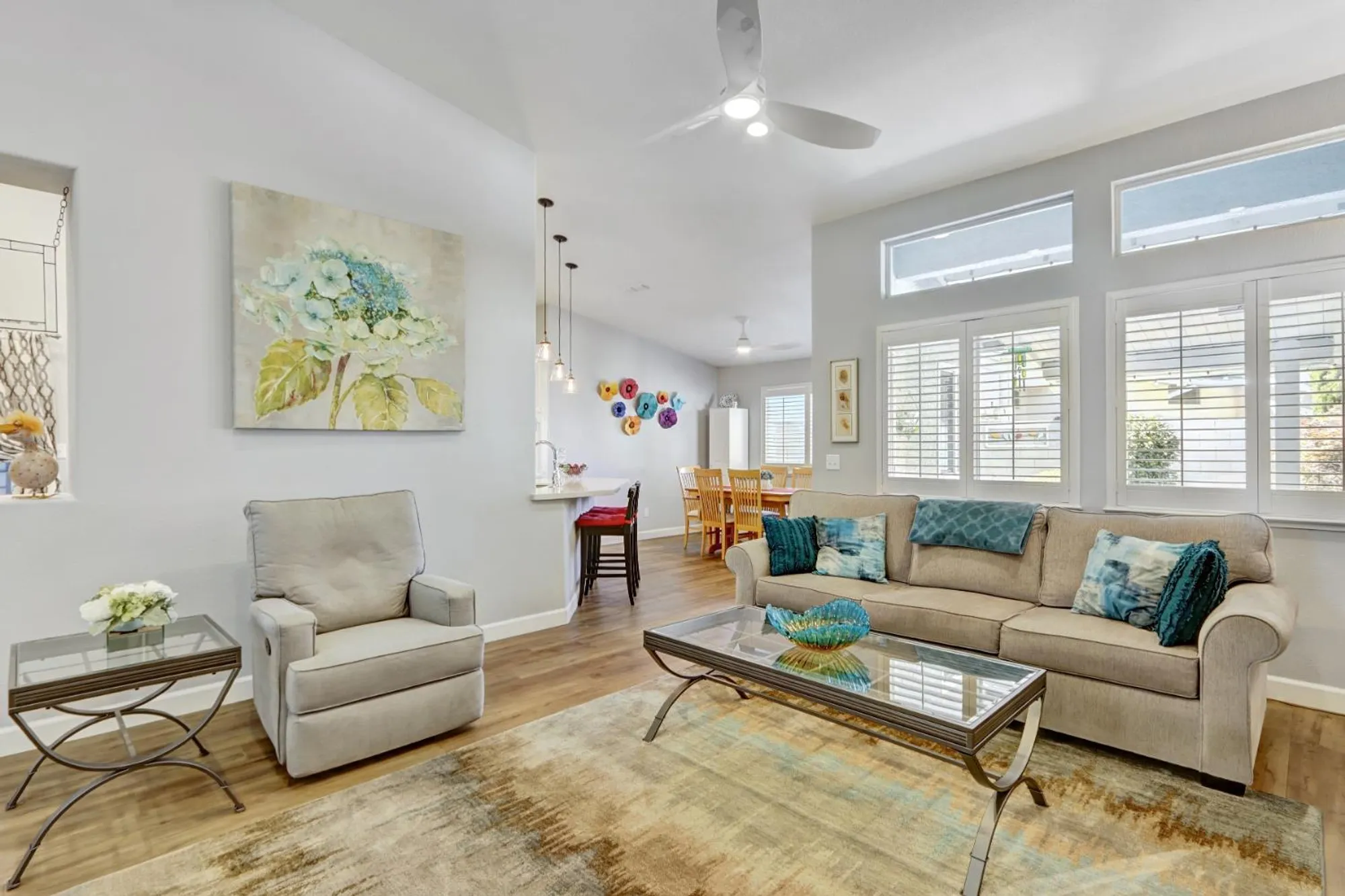 Property Slideshow image 12 of 51 | 7618 sunvaught ln, Sacramento, CA, 95828