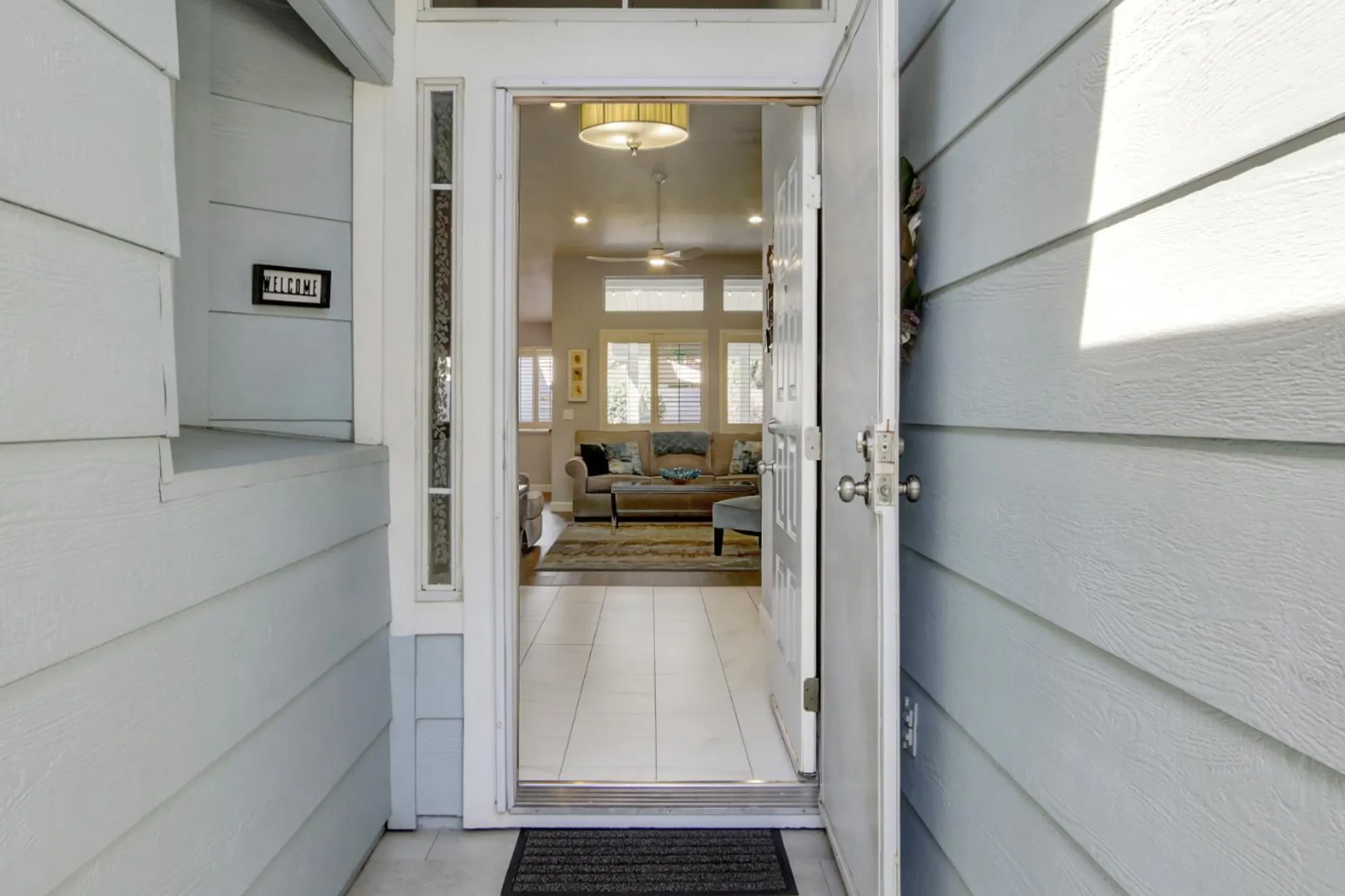 Property Slideshow image 6 of 51 | 7618 sunvaught ln, Sacramento, CA, 95828