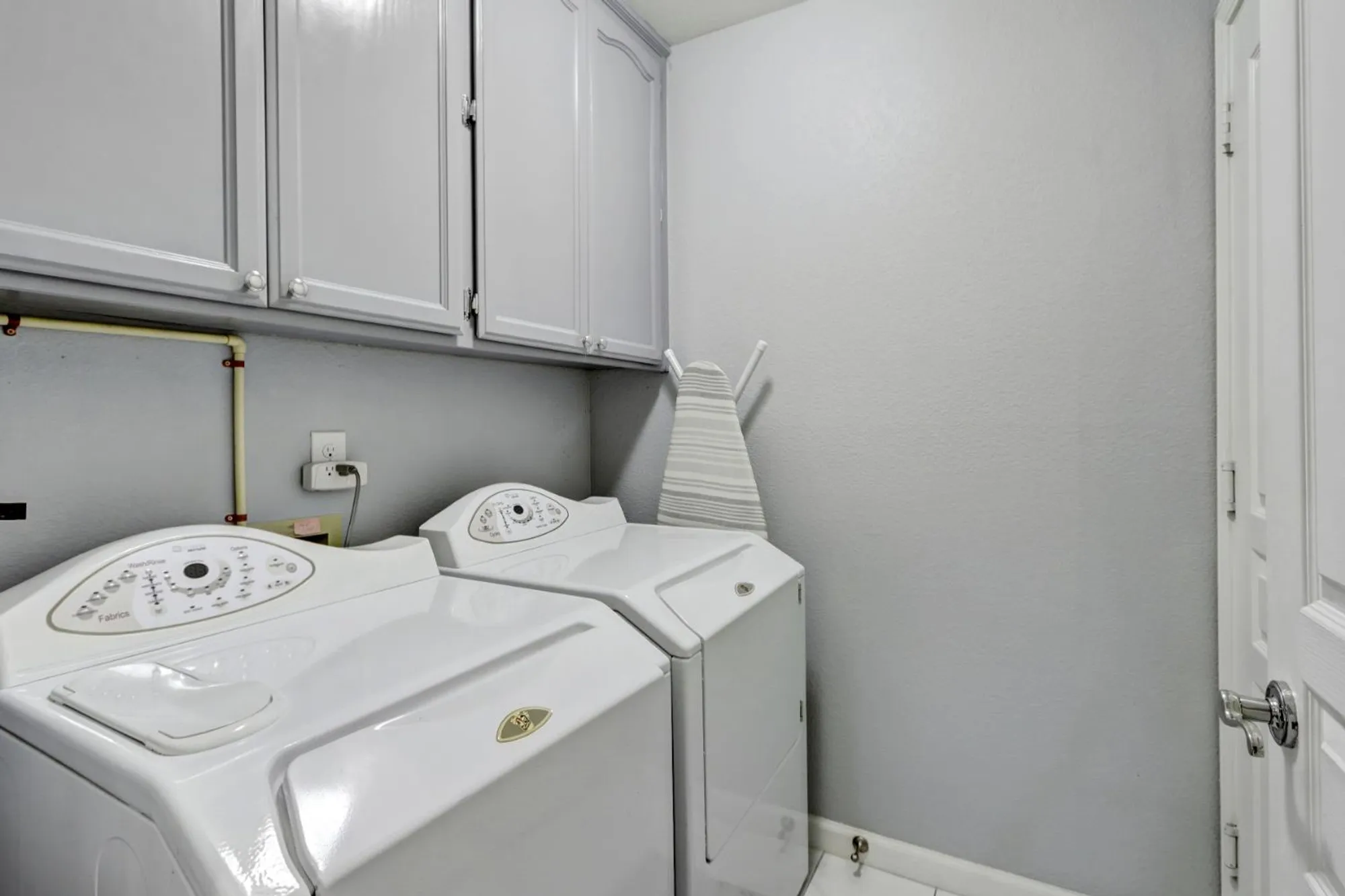 Property Slideshow image 40 of 51 | 7618 sunvaught ln, Sacramento, CA, 95828