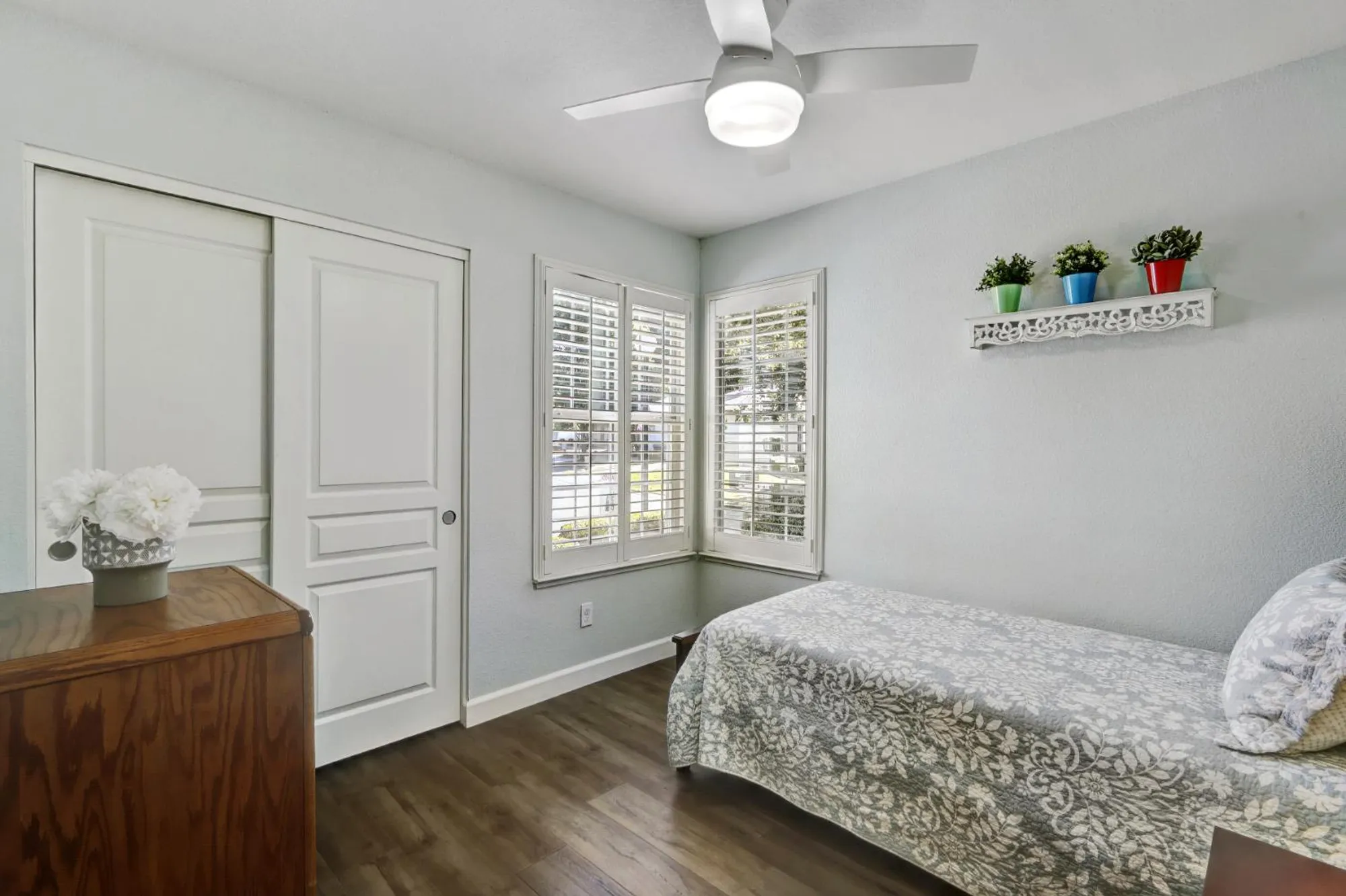 Property Slideshow image 38 of 51 | 7618 sunvaught ln, Sacramento, CA, 95828