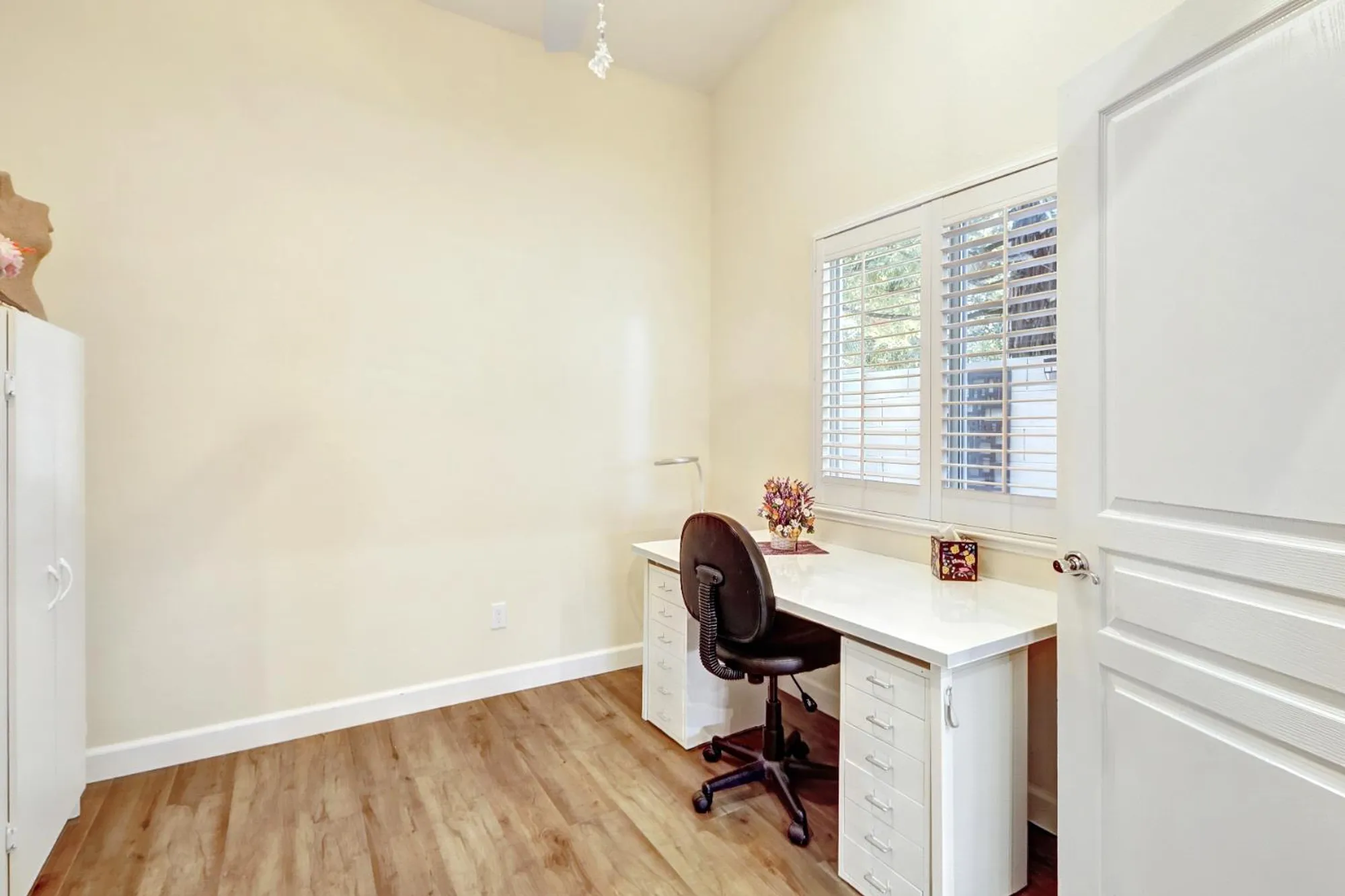 Property Slideshow image 25 of 51 | 7618 sunvaught ln, Sacramento, CA, 95828