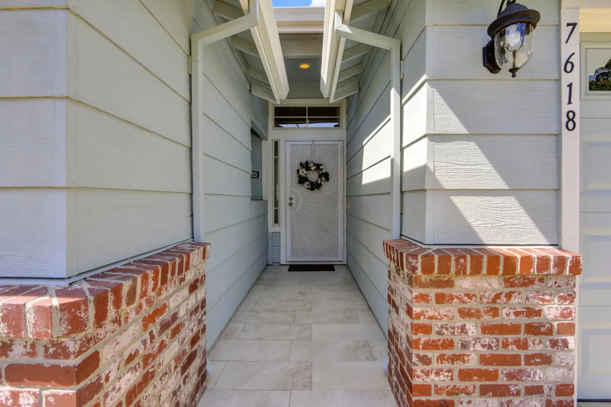 Property Slideshow image 5 of 51 | 7618 sunvaught ln, Sacramento, CA, 95828