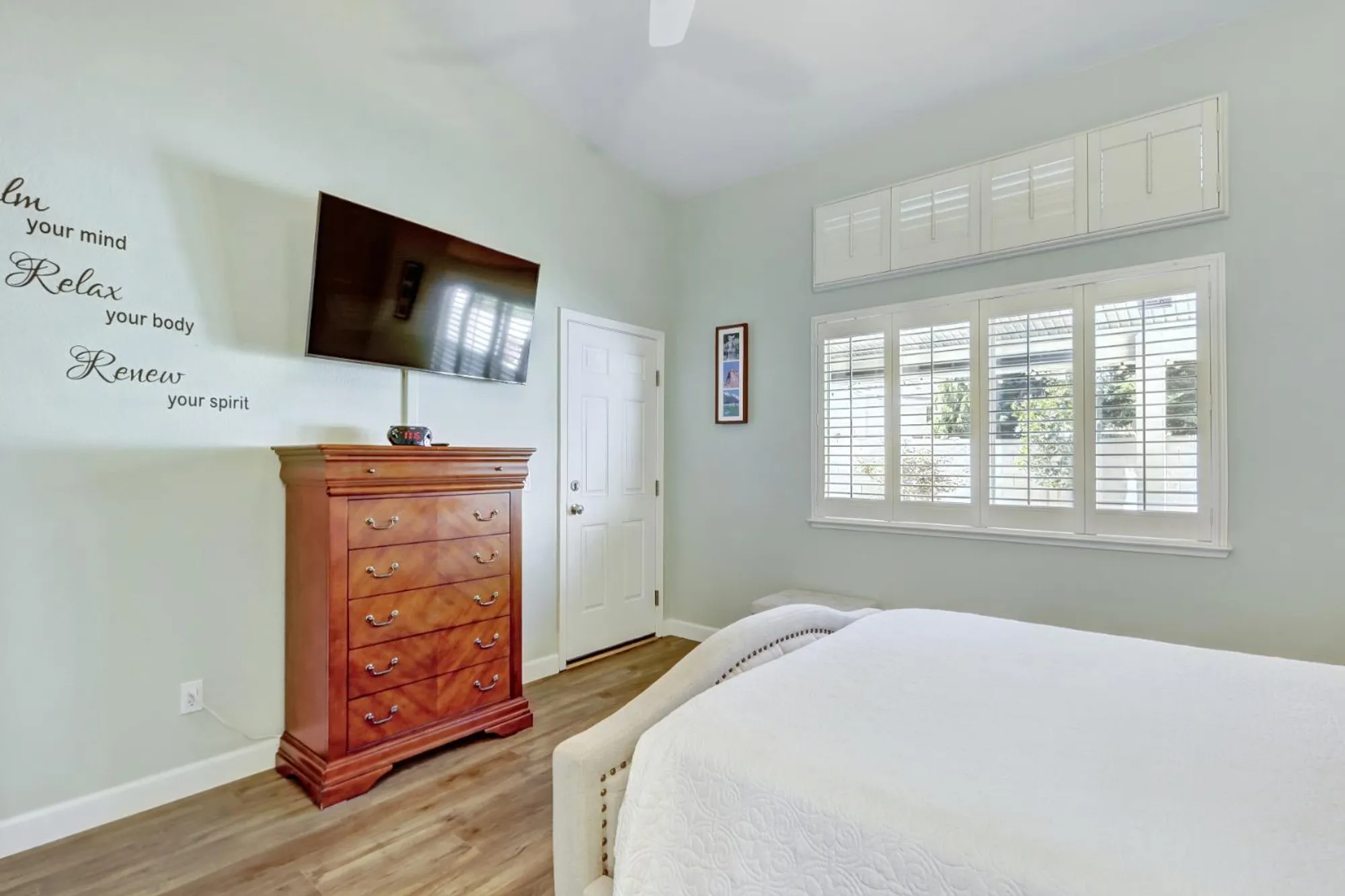 Property Slideshow image 30 of 51 | 7618 sunvaught ln, Sacramento, CA, 95828