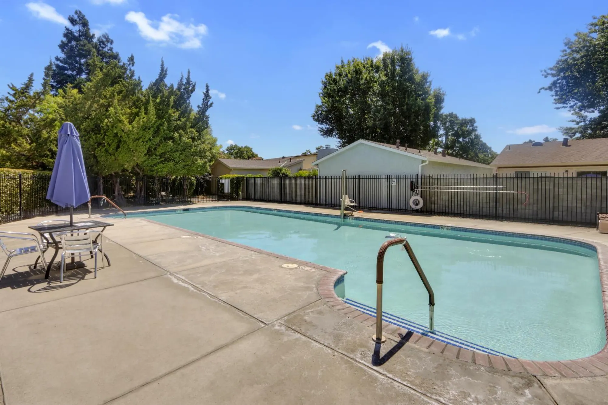 Property Slideshow image 49 of 51 | 7618 sunvaught ln, Sacramento, CA, 95828