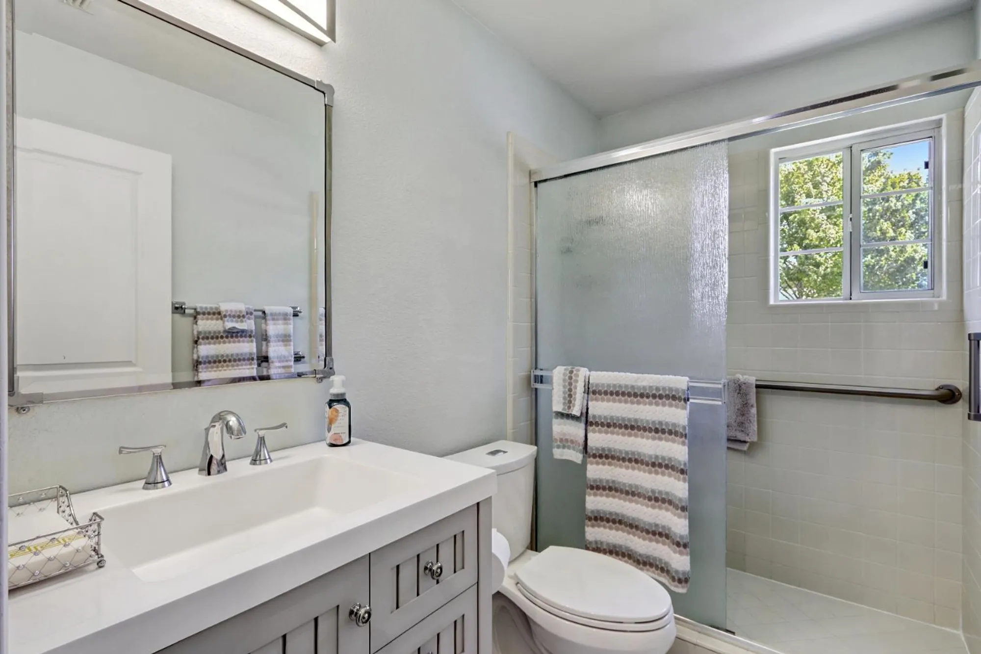 Property Slideshow image 39 of 51 | 7618 sunvaught ln, Sacramento, CA, 95828