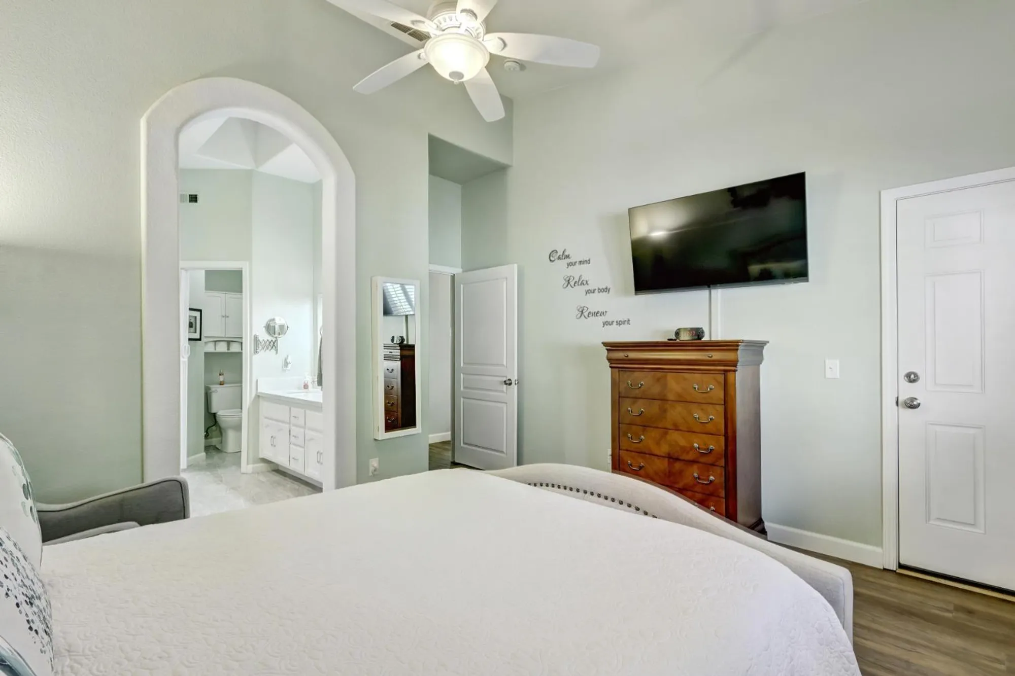 Property Slideshow image 32 of 51 | 7618 sunvaught ln, Sacramento, CA, 95828