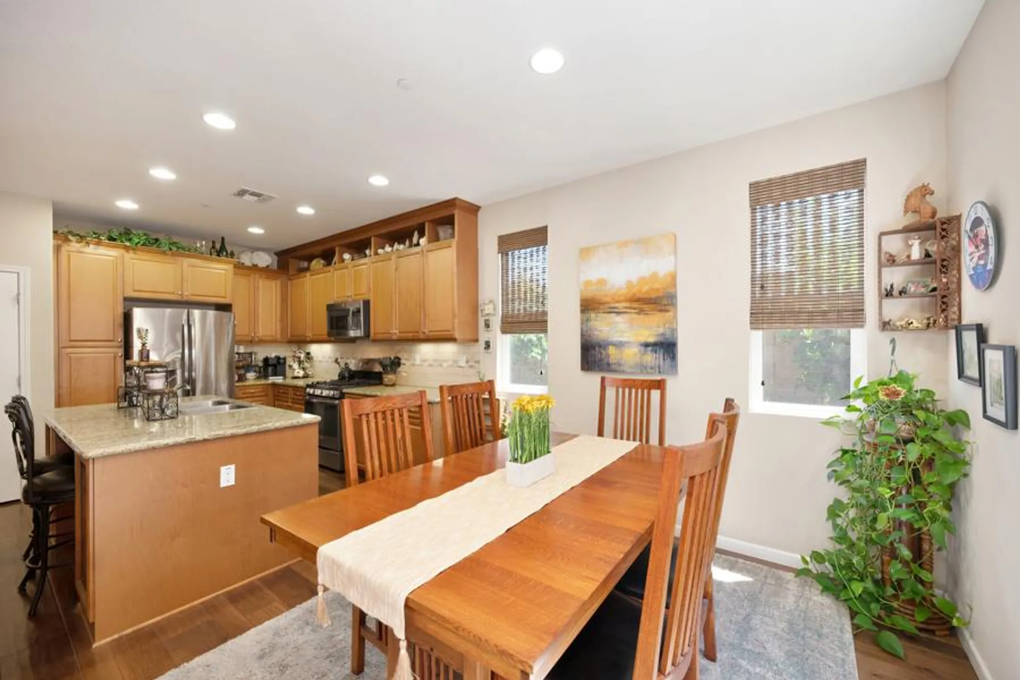 Property Slideshow image 16 of 41 | 9763 dartwell way, Sacramento, CA, 95829