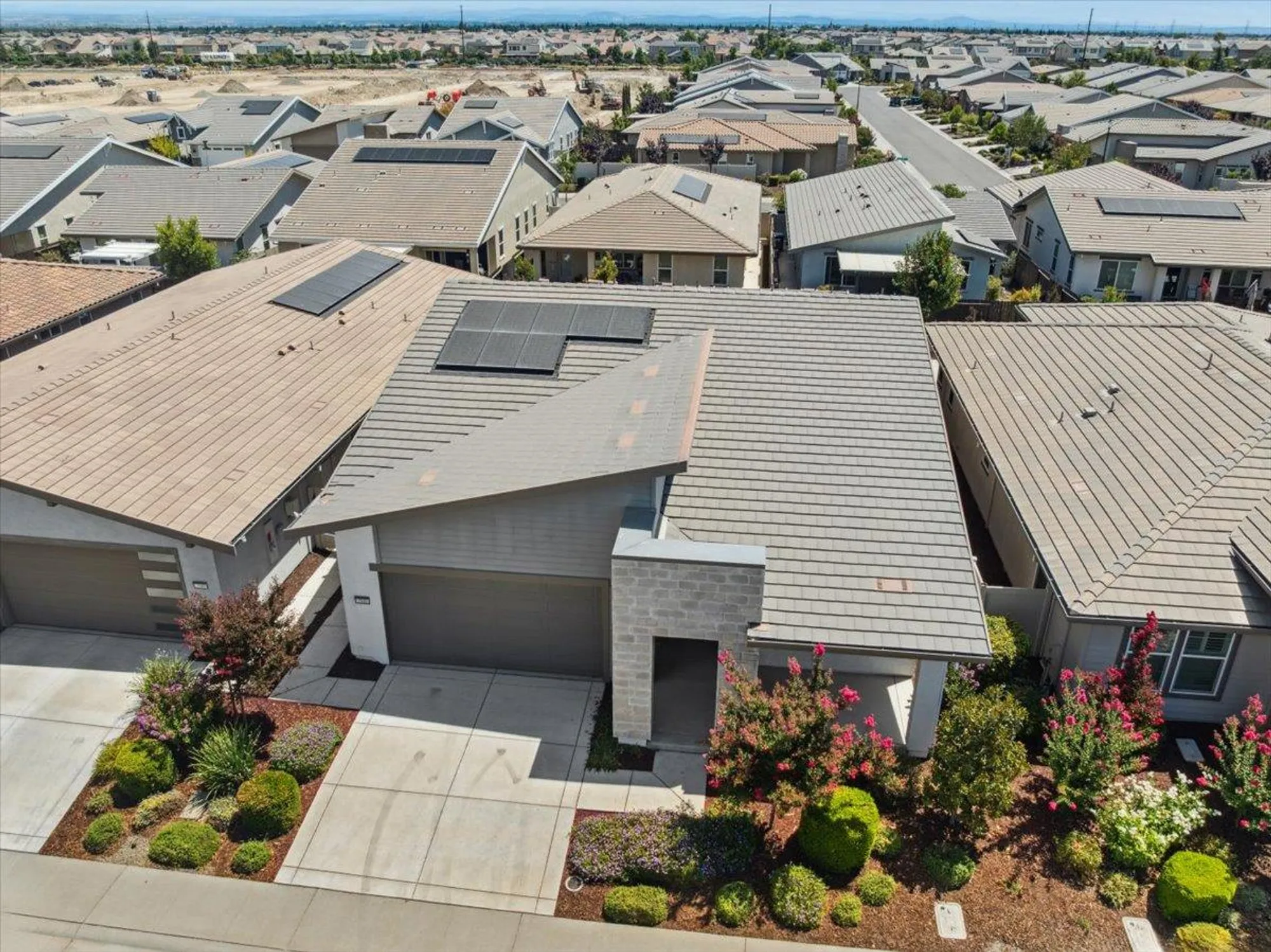 Property Slideshow image 34 of 38 | 7040 orbital ln, Roseville, CA, 95747