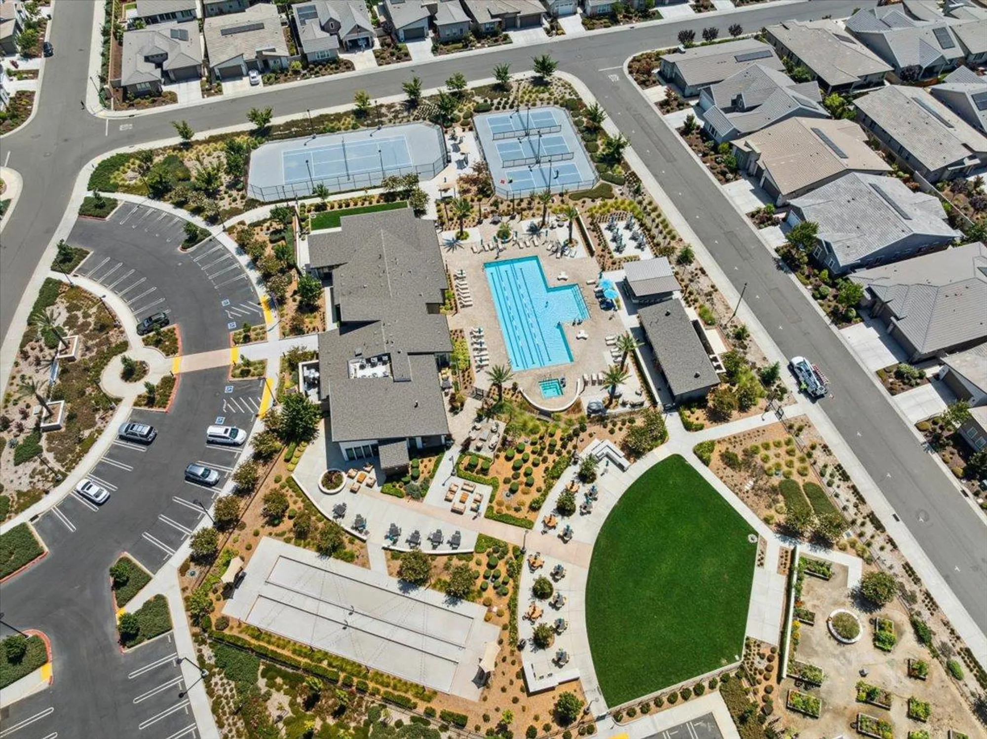 Property Slideshow image 37 of 38 | 7040 orbital ln, Roseville, CA, 95747