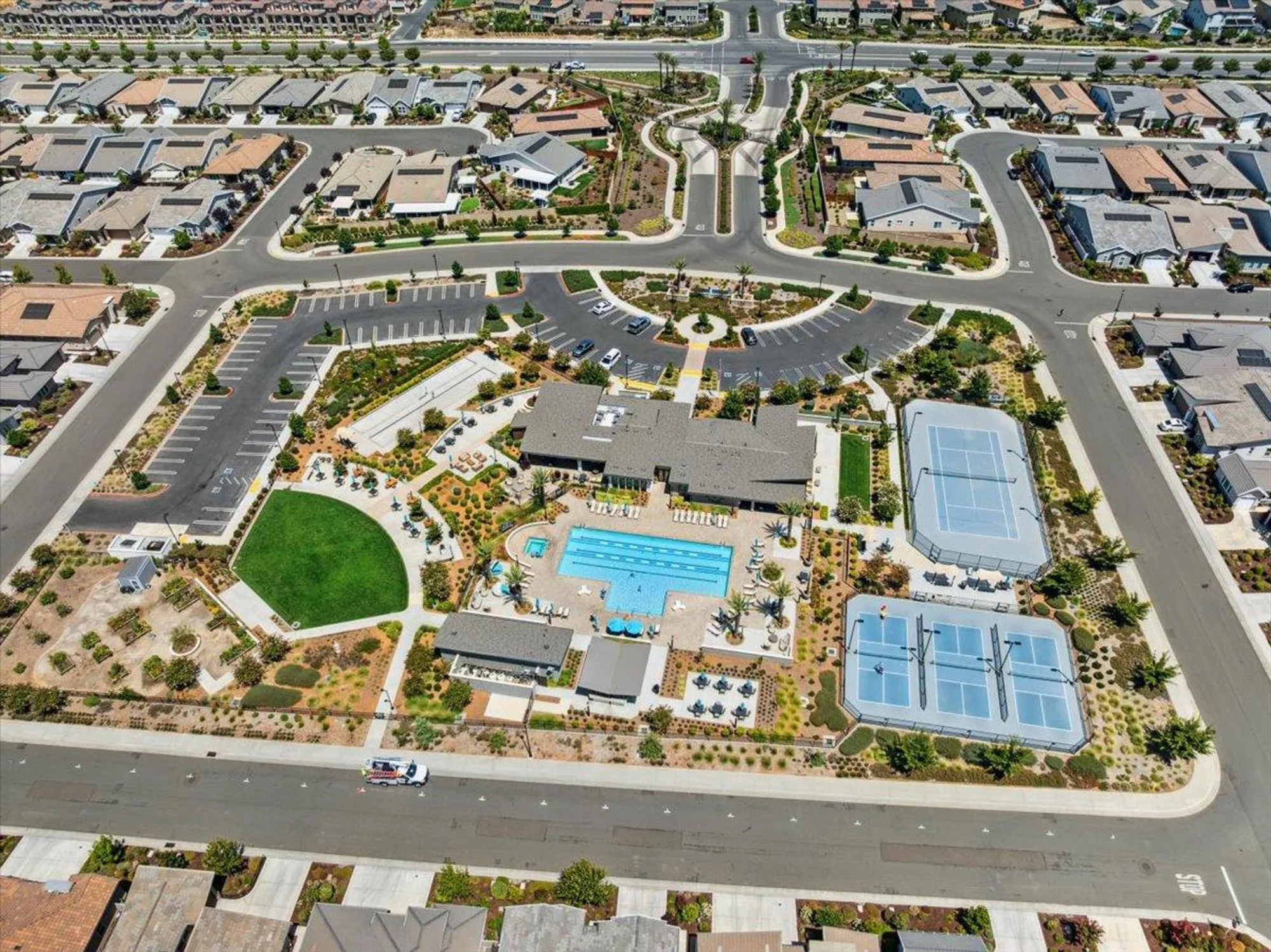 Property Slideshow image 36 of 38 | 7040 orbital ln, Roseville, CA, 95747