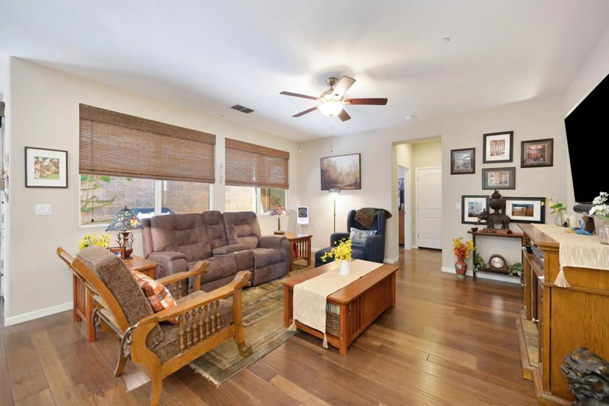 Property Slideshow image 9 of 41 | 9763 dartwell way, Sacramento, CA, 95829