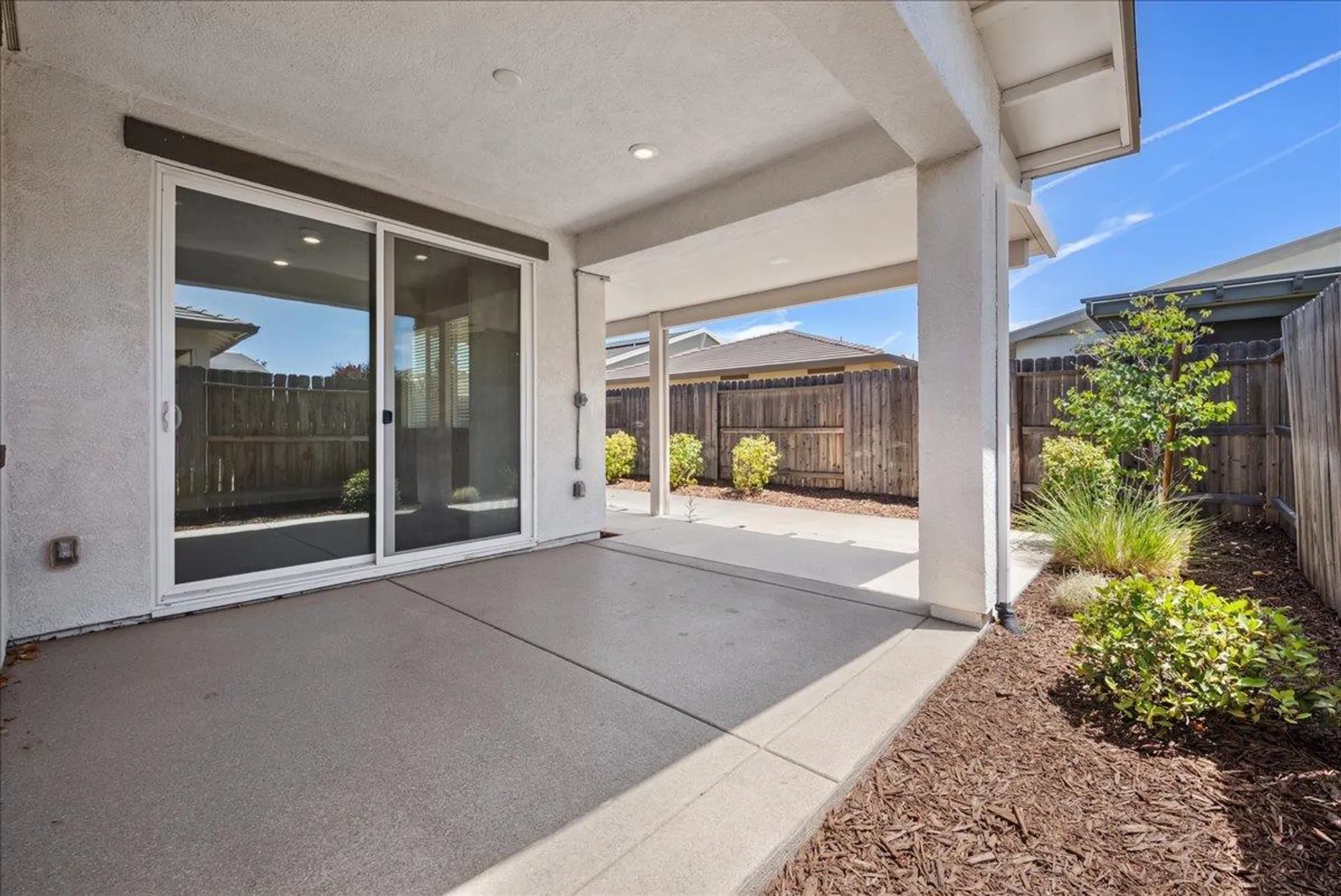 Property Slideshow image 28 of 38 | 7040 orbital ln, Roseville, CA, 95747