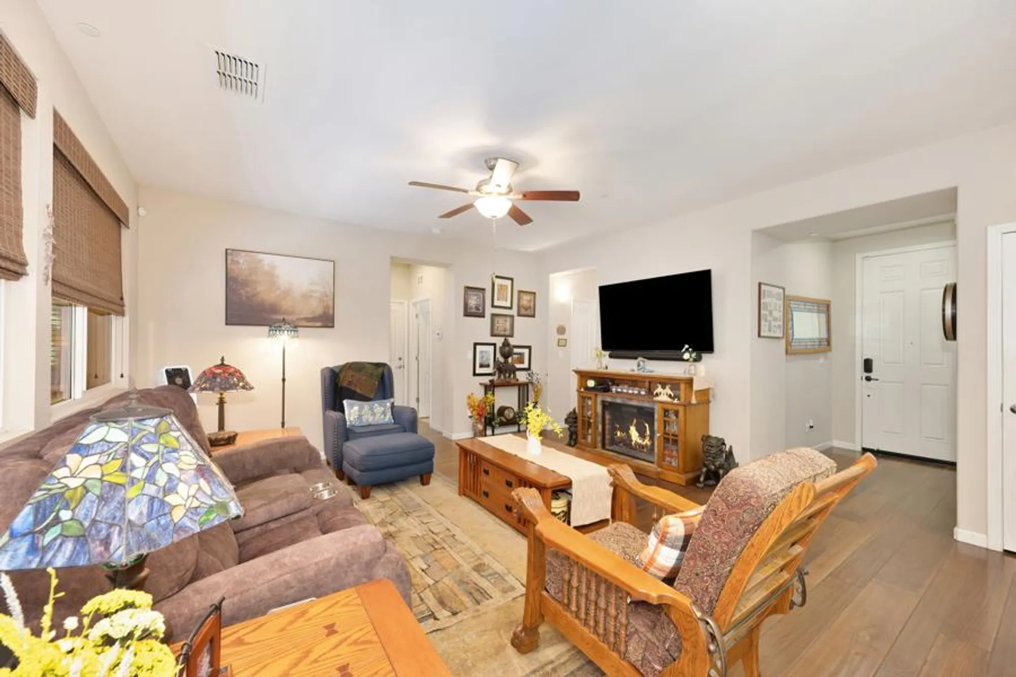 Property Slideshow image 23 of 41 | 9763 dartwell way, Sacramento, CA, 95829