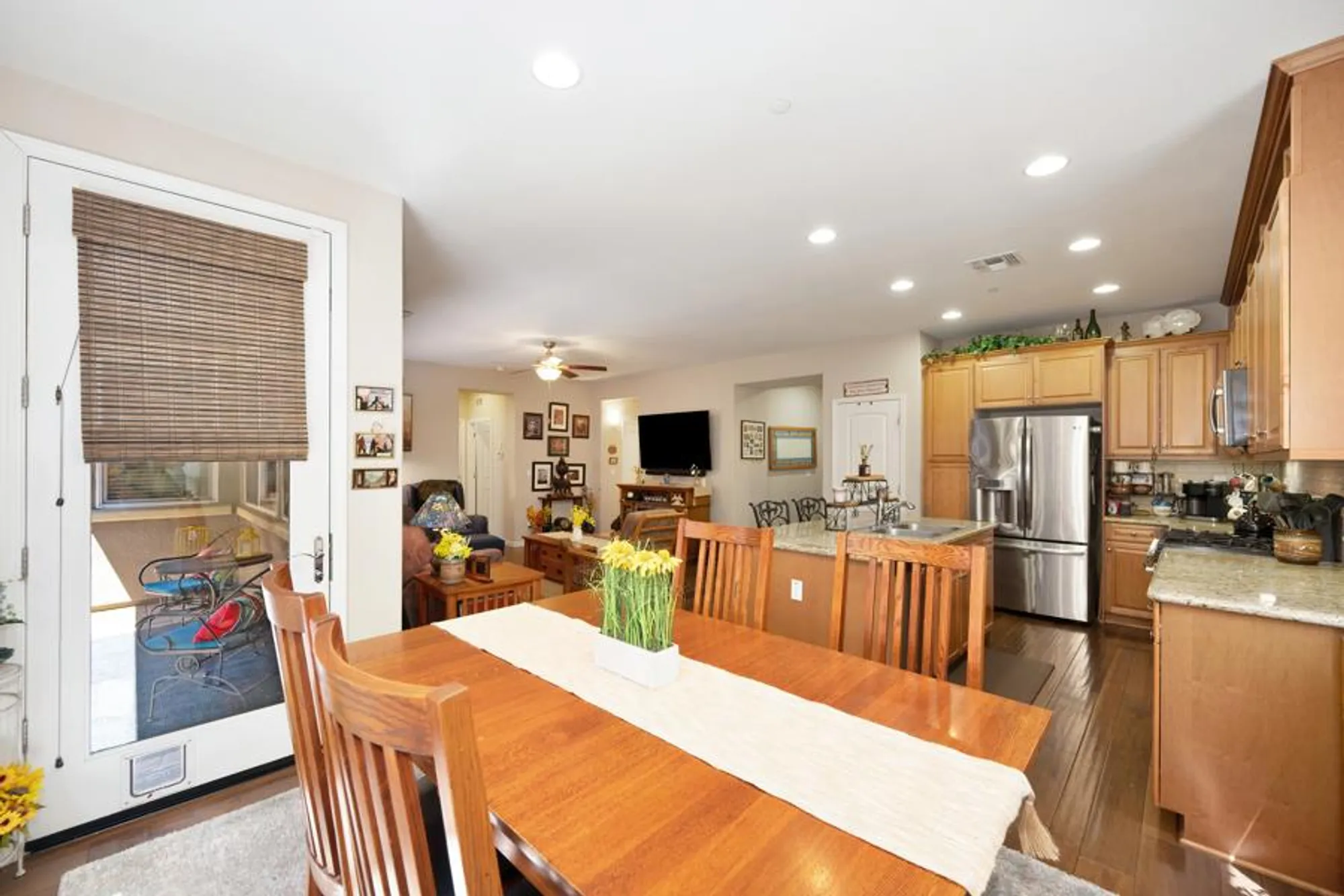 Property Slideshow image 15 of 41 | 9763 dartwell way, Sacramento, CA, 95829