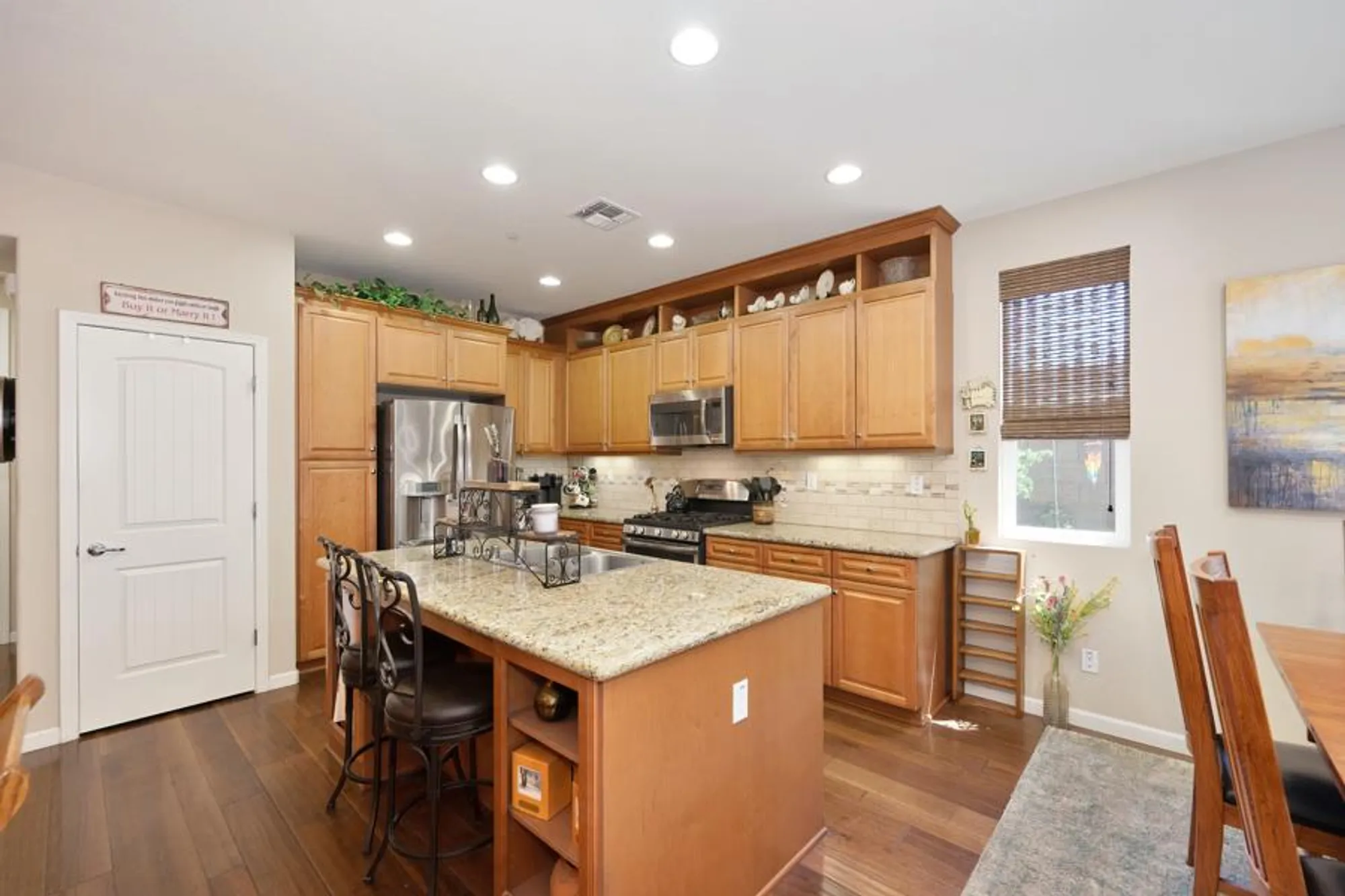 Property Slideshow image 5 of 41 | 9763 dartwell way, Sacramento, CA, 95829
