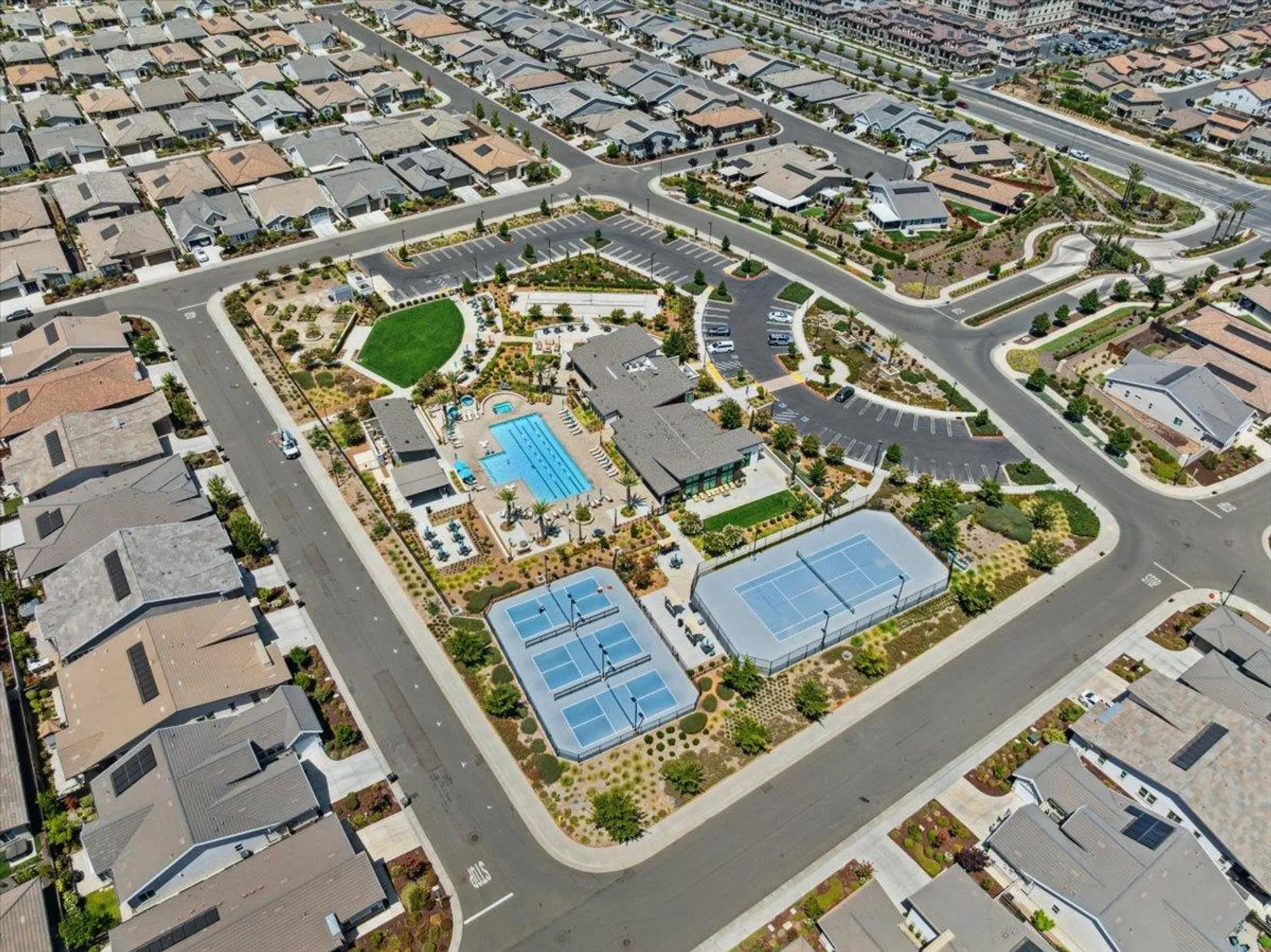 Property Slideshow image 35 of 38 | 7040 orbital ln, Roseville, CA, 95747