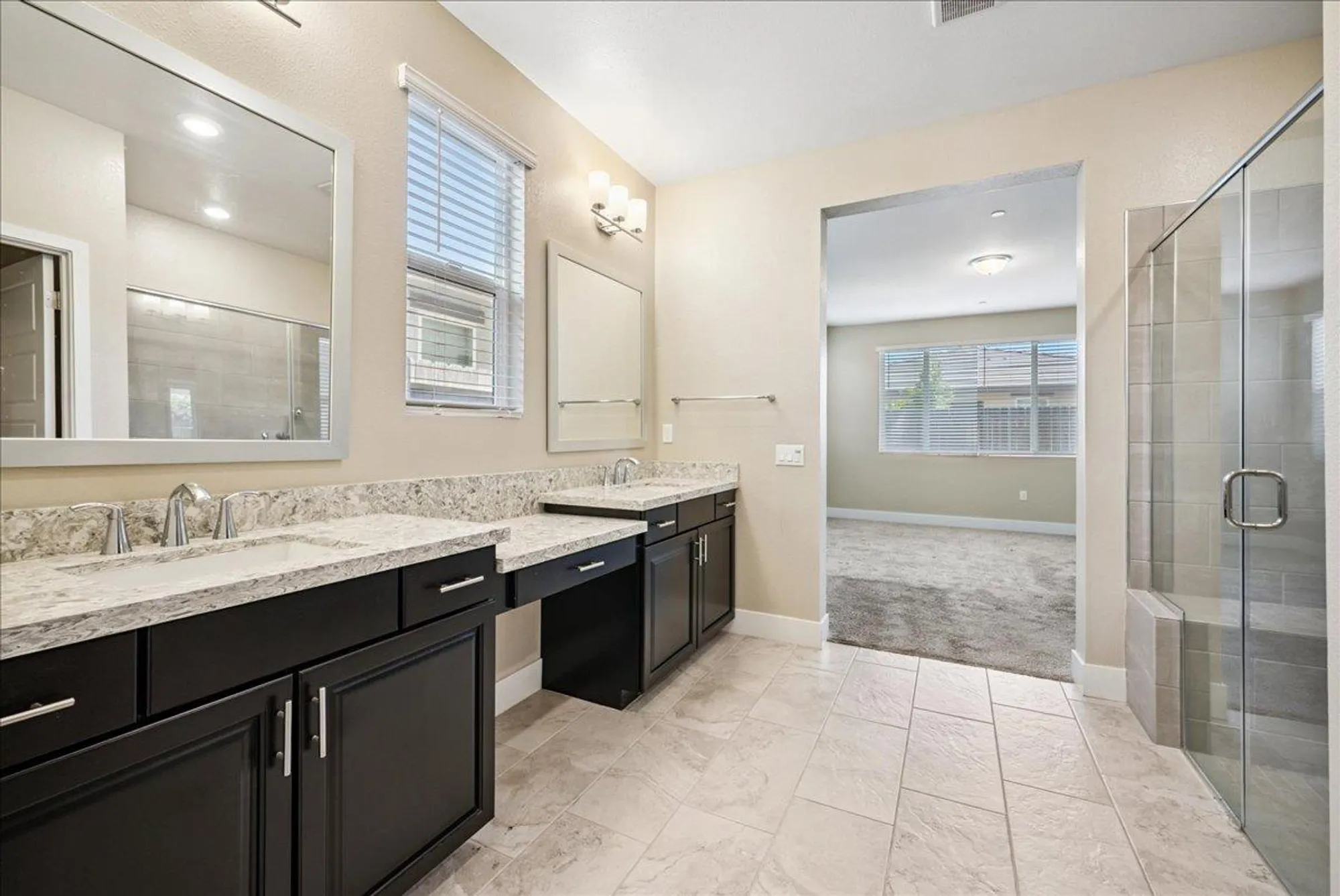 Property Slideshow image 19 of 38 | 7040 orbital ln, Roseville, CA, 95747