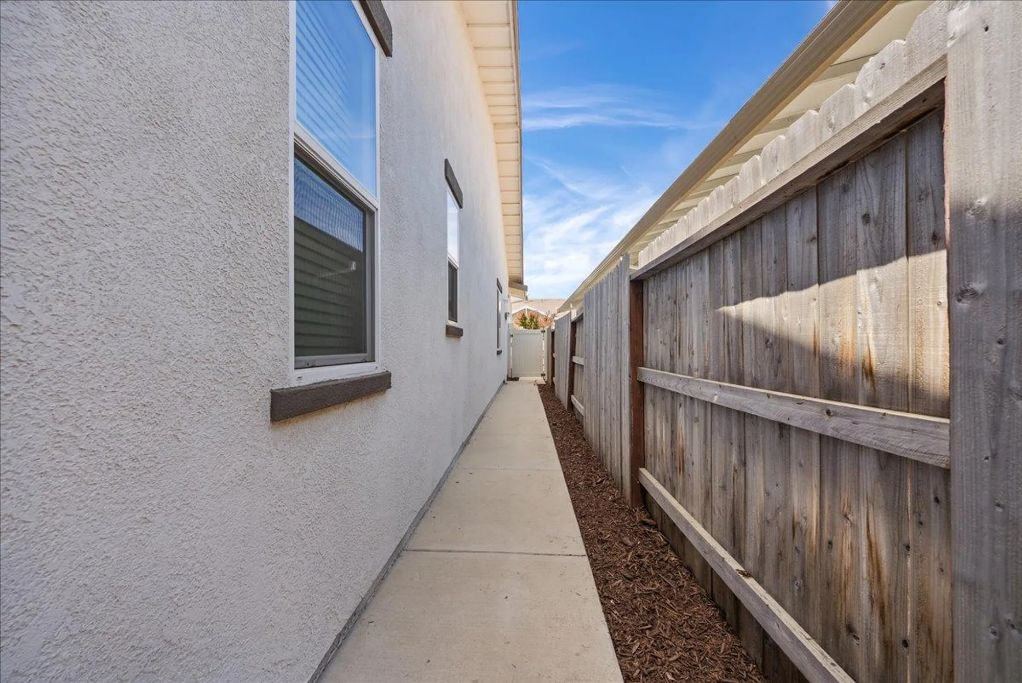 Property Slideshow image 31 of 38 | 7040 orbital ln, Roseville, CA, 95747