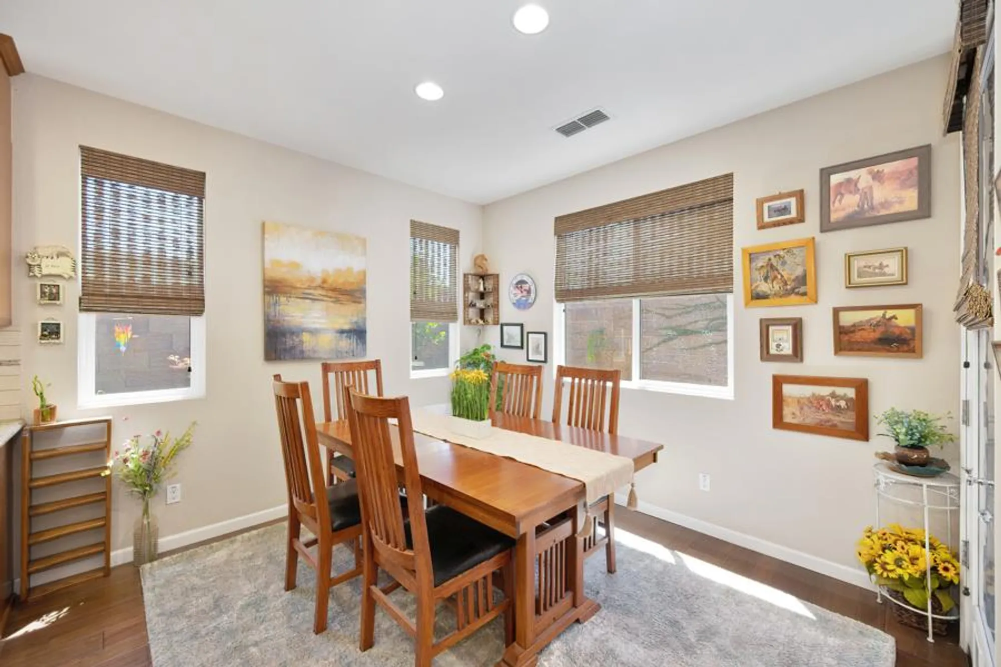 Property Slideshow image 14 of 41 | 9763 dartwell way, Sacramento, CA, 95829