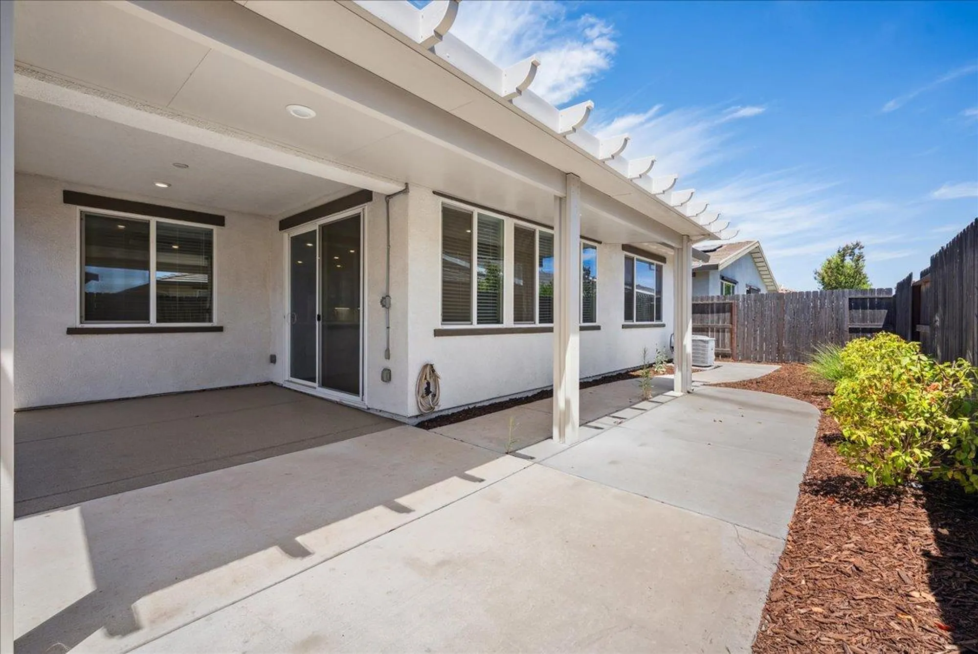 Property Slideshow image 29 of 38 | 7040 orbital ln, Roseville, CA, 95747