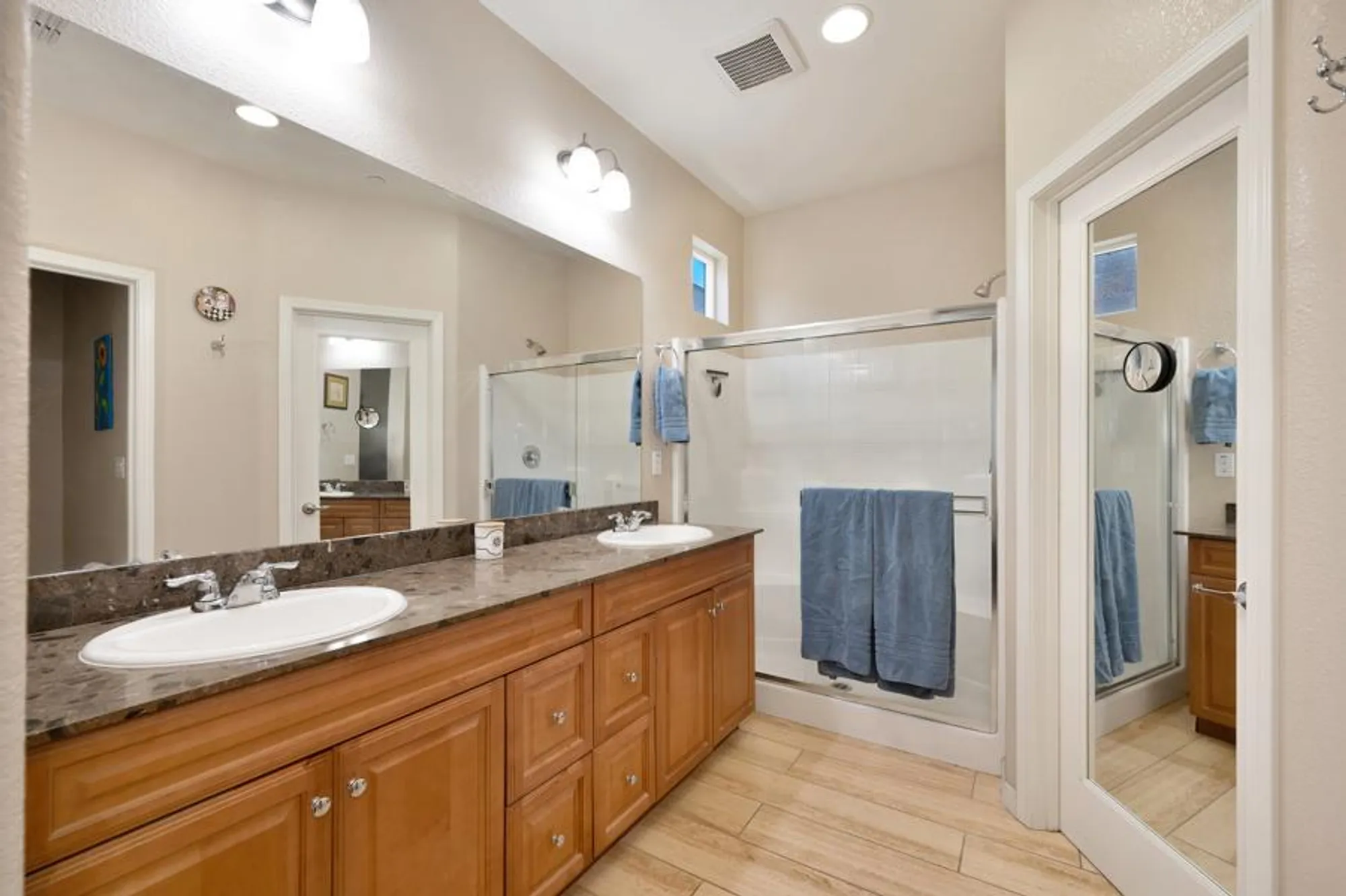 Property Slideshow image 26 of 41 | 9763 dartwell way, Sacramento, CA, 95829